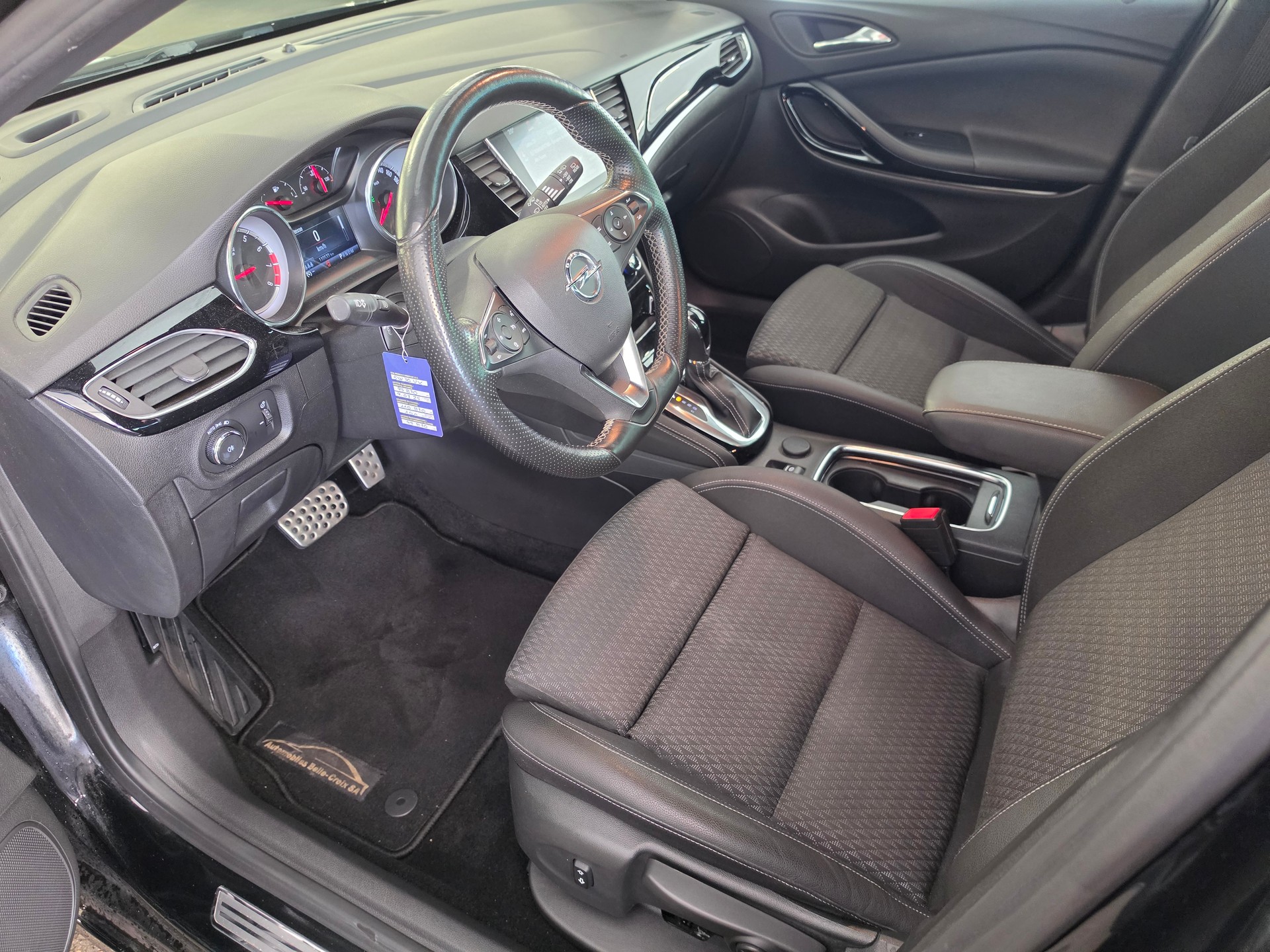 OPEL Astra 1.6i Turbo OPC Line Automatic-image-12