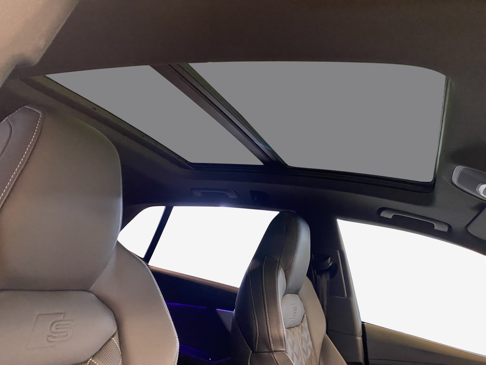 AUDI SQ8 TFSI quattro tiptronic-image-13