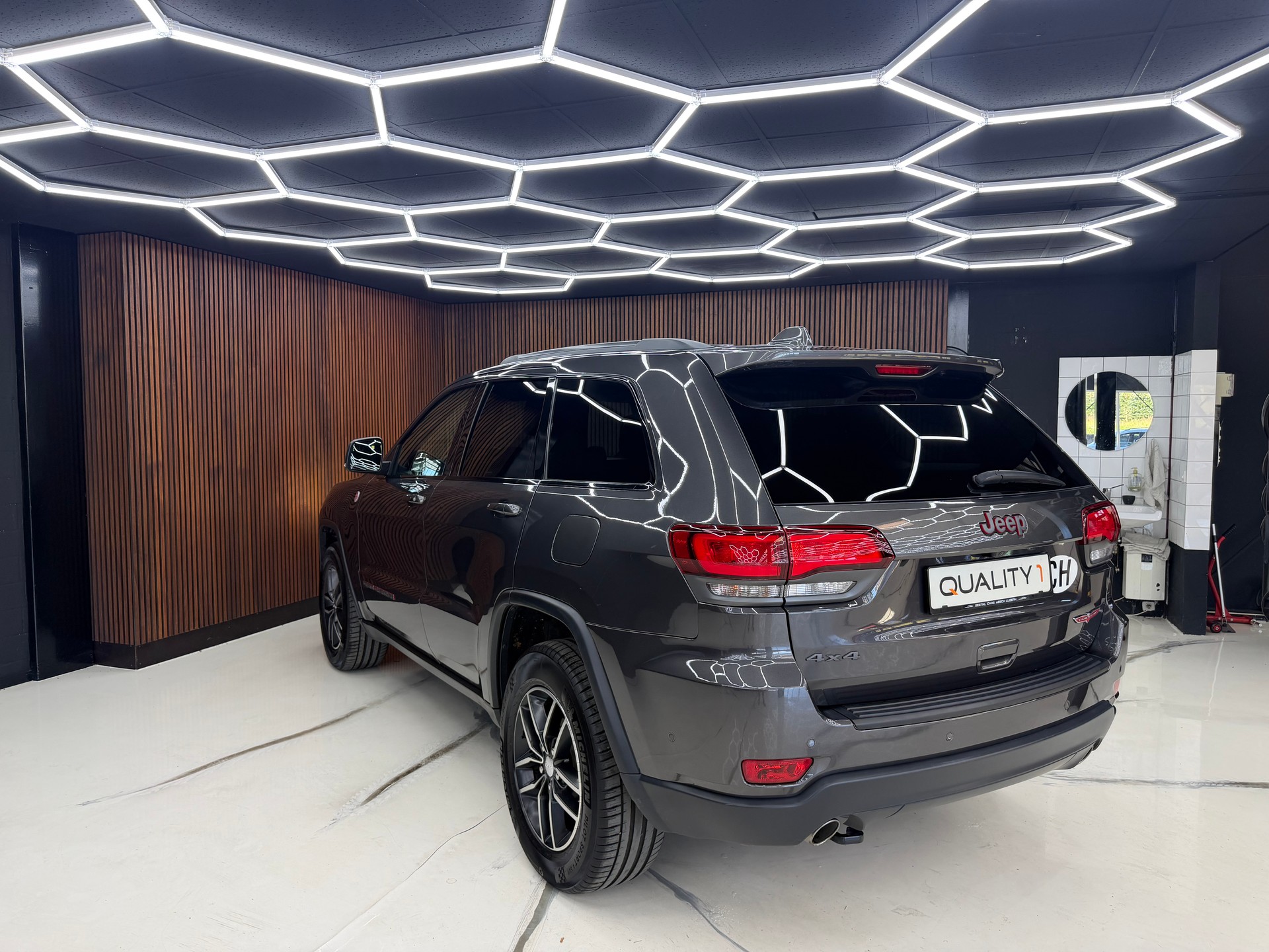 JEEP Grand Cherokee 3.0 CRD Trailhawk Automatic-image-8