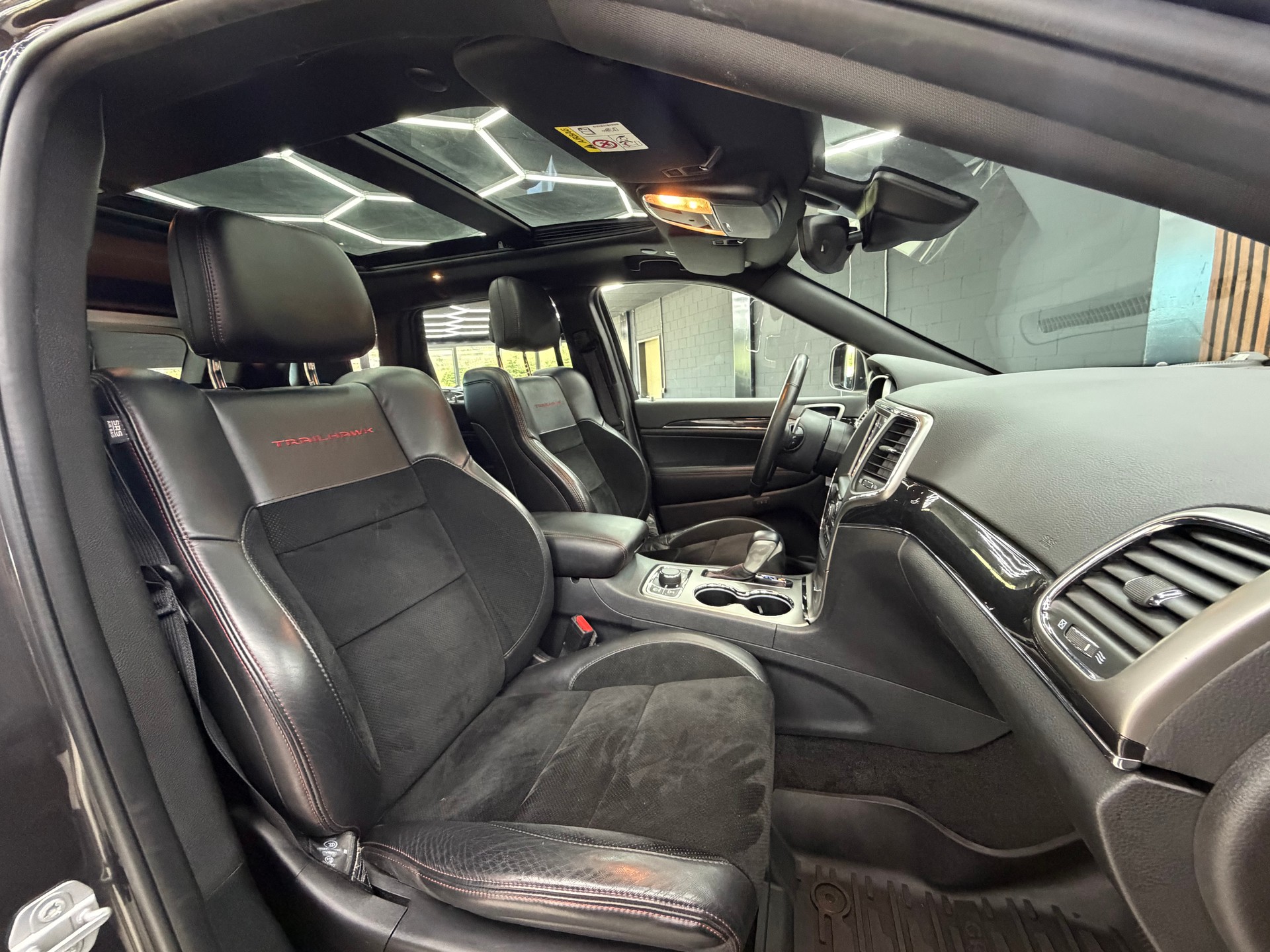 JEEP Grand Cherokee 3.0 CRD Trailhawk Automatic-image-11