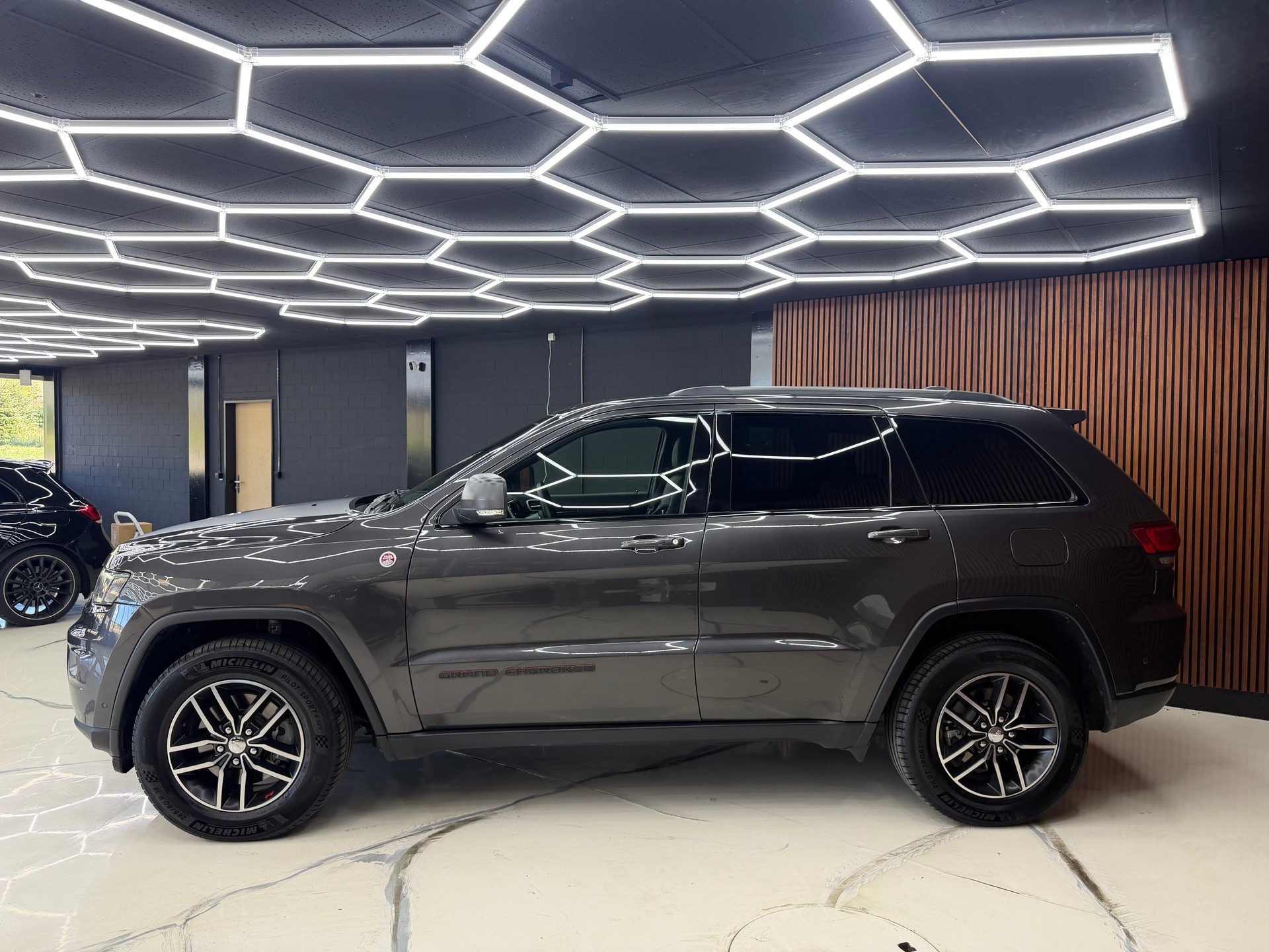 JEEP Grand Cherokee 3.0 CRD Trailhawk Automatic-image-4