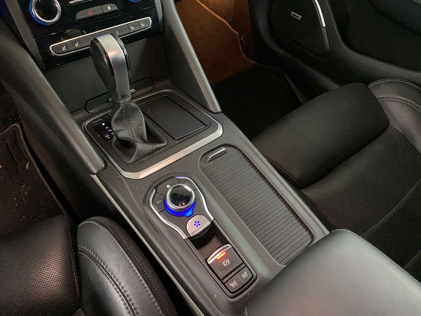 RENAULT Talisman Grandtour 1.8 TCe Initiale EDC-image-10