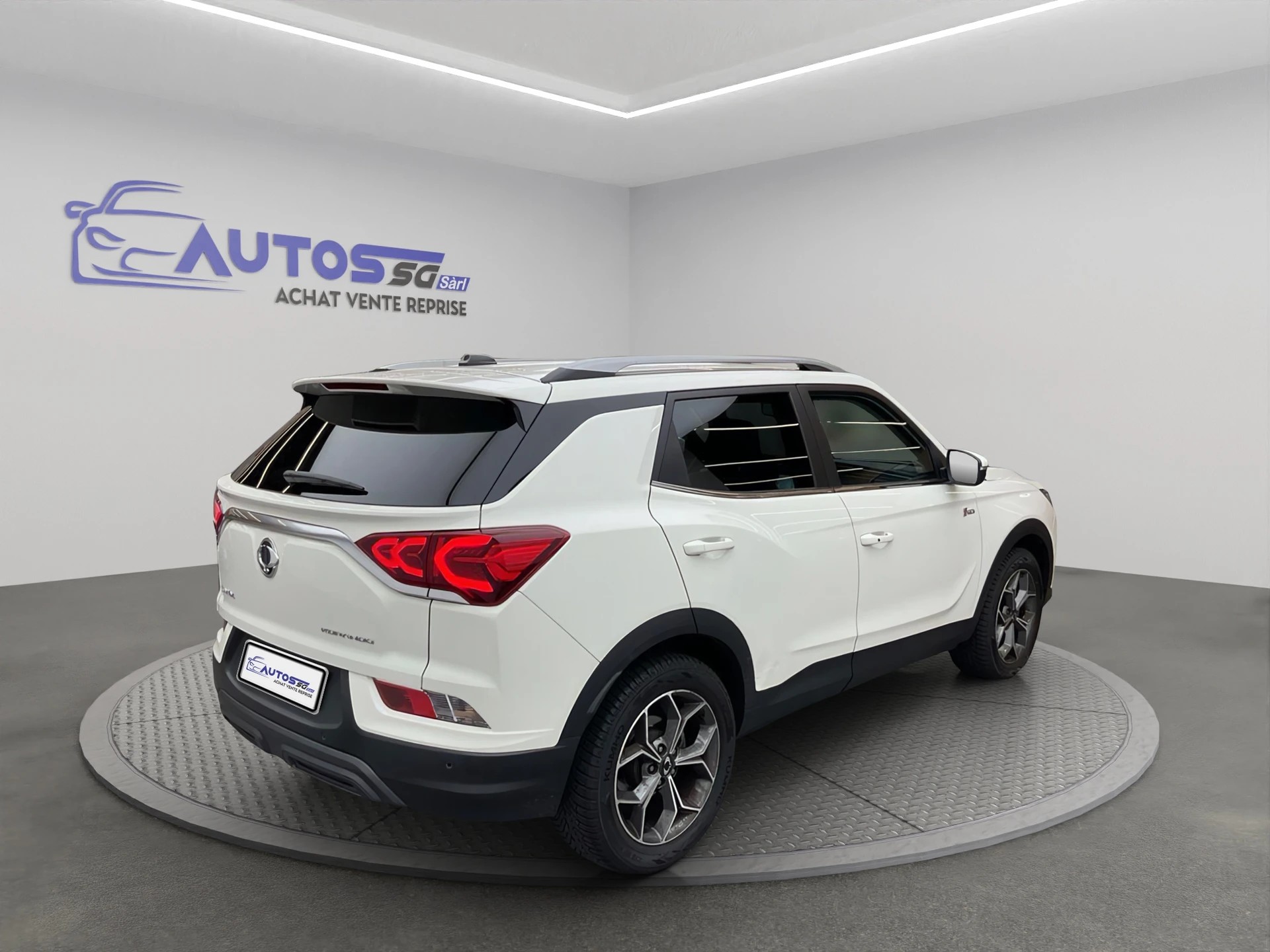 KGM-SsangYong Korando 1.5 T GDI Amber 4WD Automat-image-2