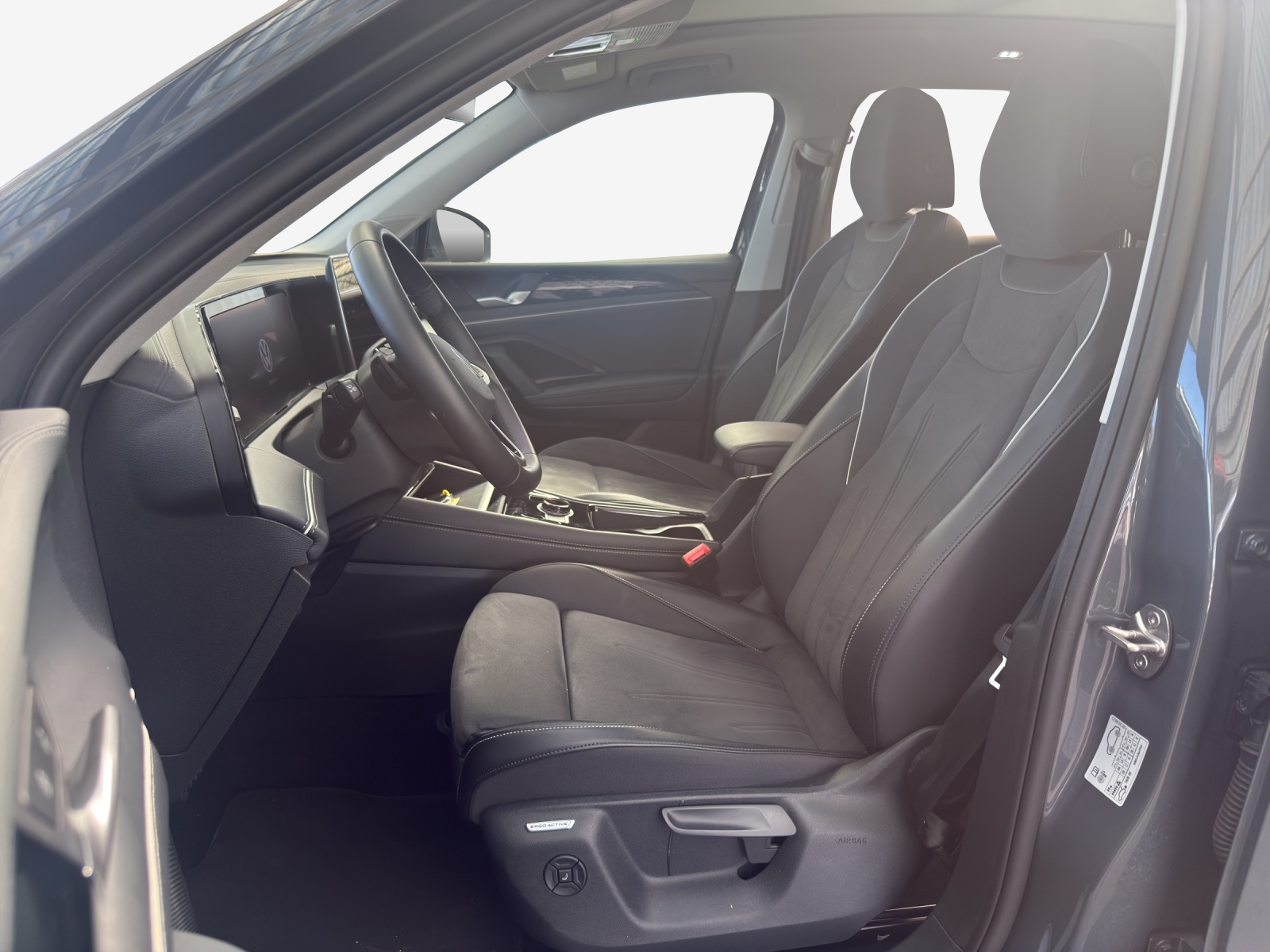 VW Tiguan 2.0 TSI DSG Elegance 4Motion-image-7