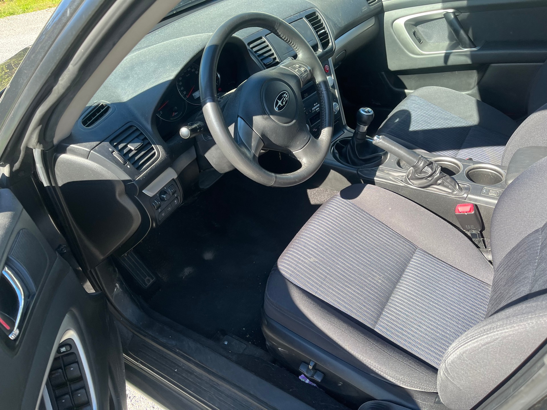 SUBARU Legacy 2.0D AWD Swiss-image-8