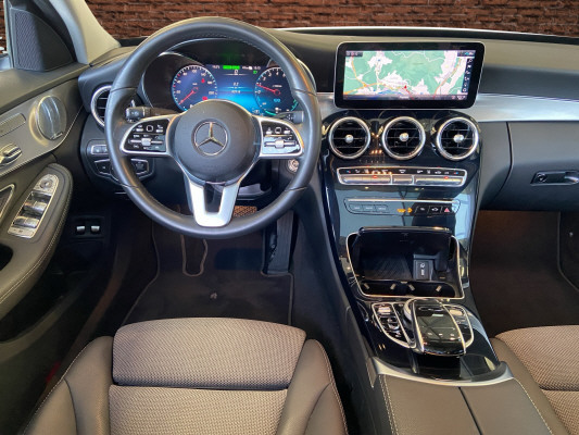 MERCEDES-BENZ C 300 e AMG Line 4Matic-image-9