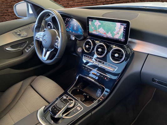 MERCEDES-BENZ C 300 e AMG Line 4Matic-image-14