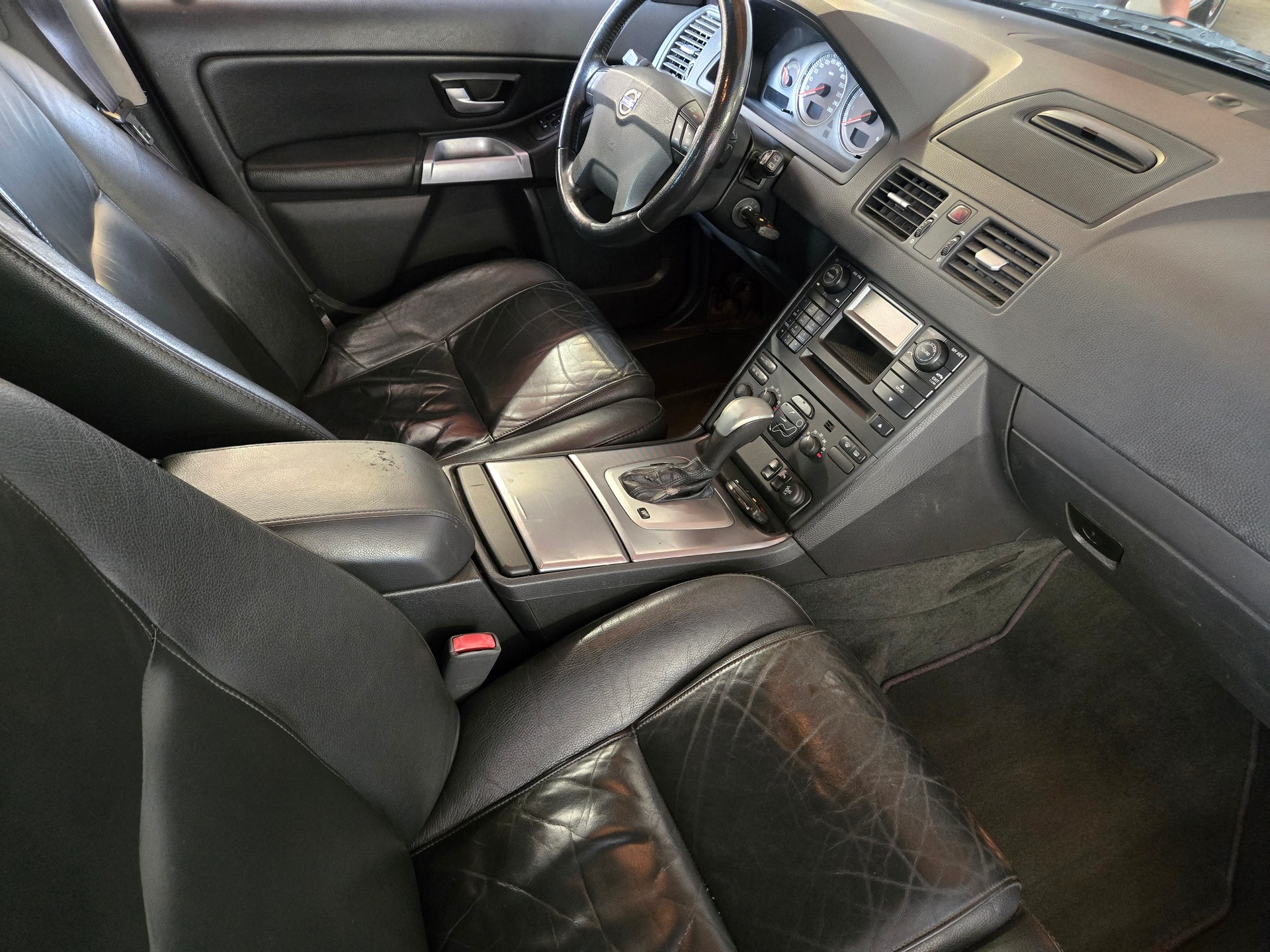 VOLVO XC90 2.5T AWD Geartronic-image-6