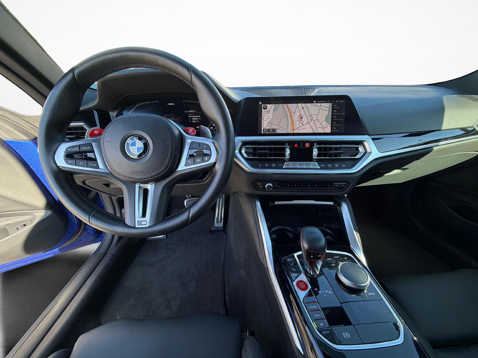 BMW M4 Competition xDrive Coupé-image-11