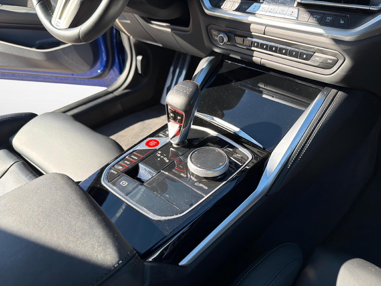 BMW M4 Competition xDrive Coupé-image-16