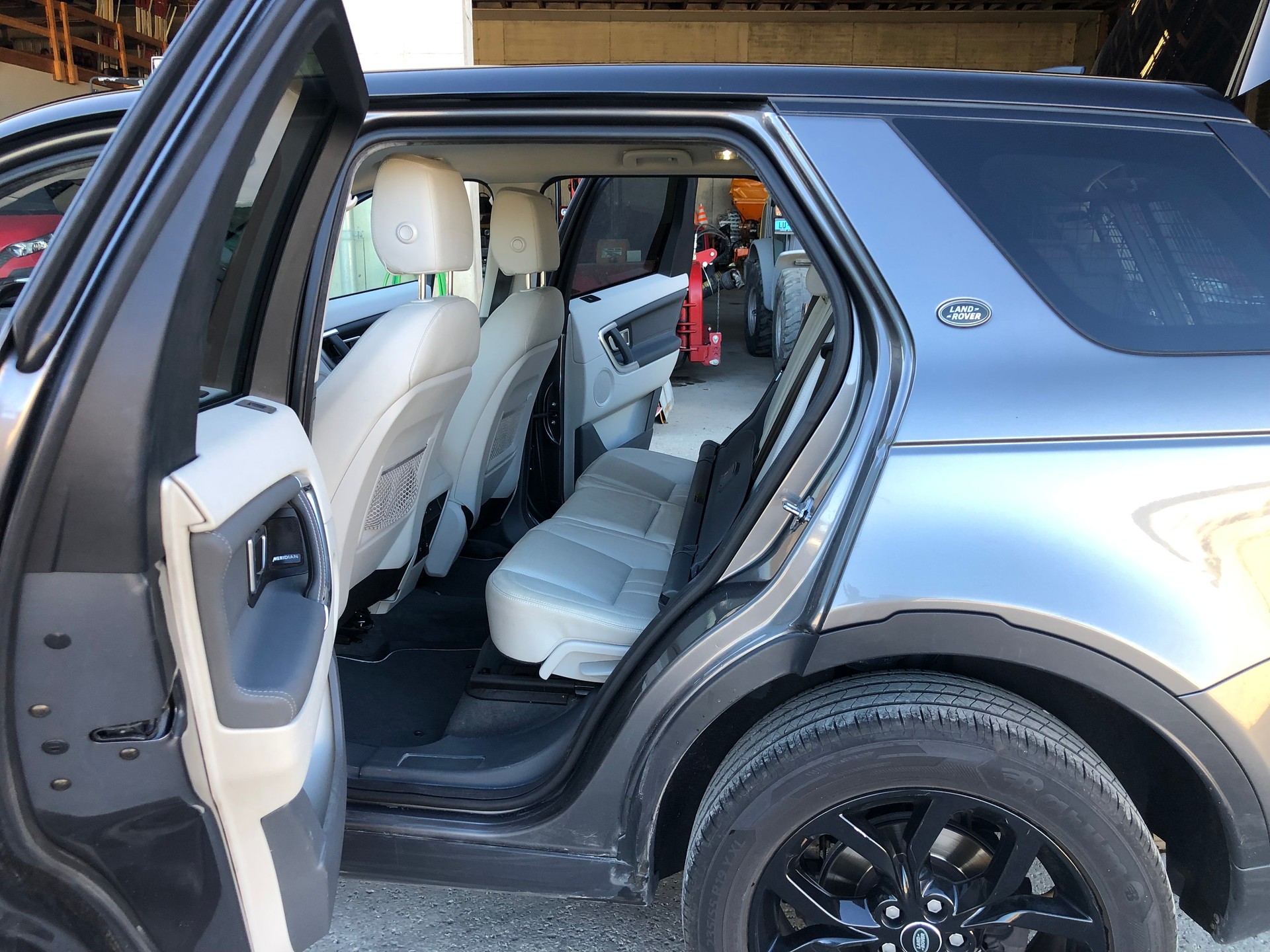 LAND ROVER Discovery Sport 2.0 Si4 HSE Luxury AT9-image-8
