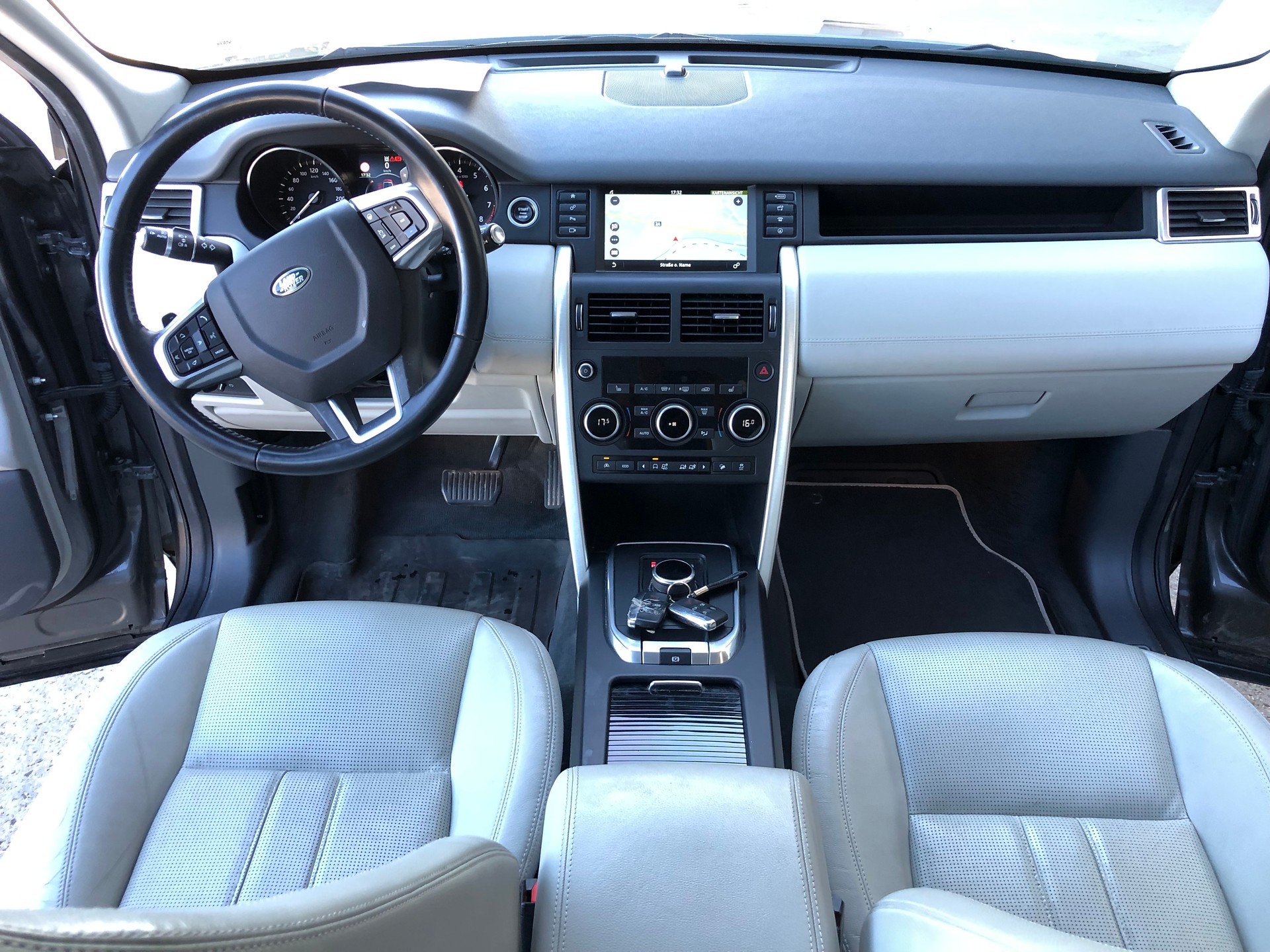 LAND ROVER Discovery Sport 2.0 Si4 HSE Luxury AT9-image-11