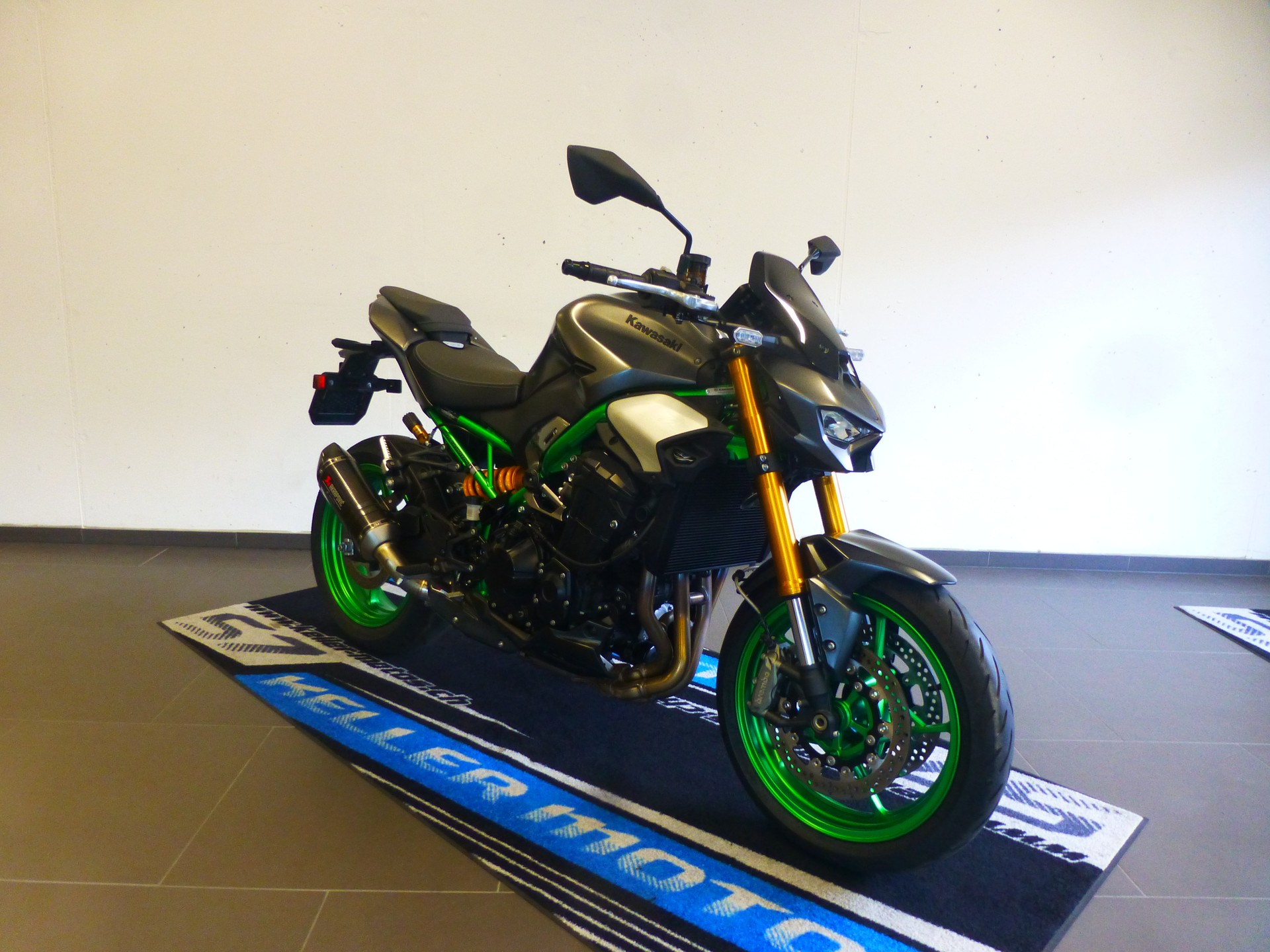 KAWASAKI Z 900 SE Performance-showroom-element-3