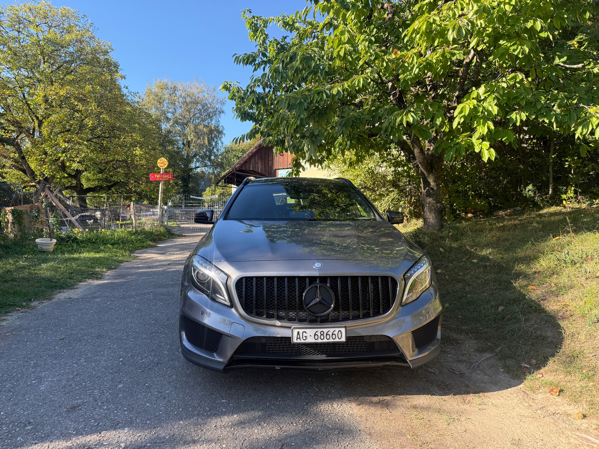 MERCEDES-BENZ GLA 250 AMG Line 4m-image-3