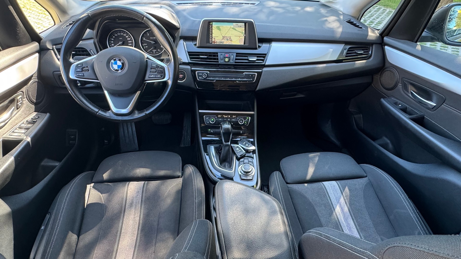 BMW 218d Gran Tourer Sport Line Steptronic-image-8