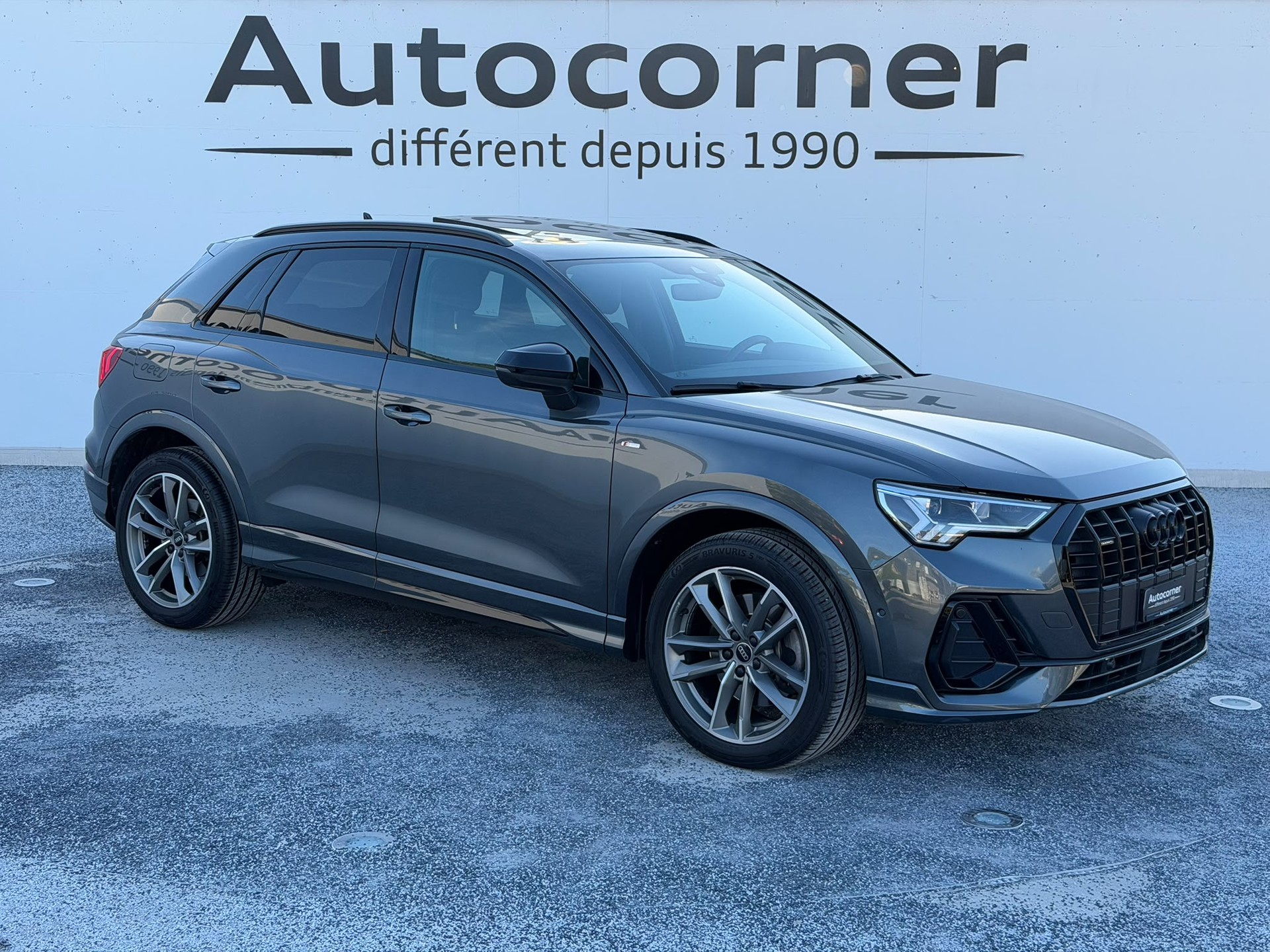AUDI Q3 40 TFSI S line quattro S-tronic-image-1