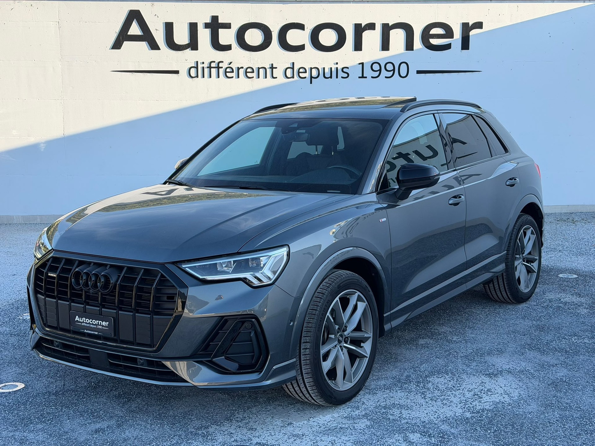 AUDI Q3 40 TFSI S line quattro S-tronic-image-0