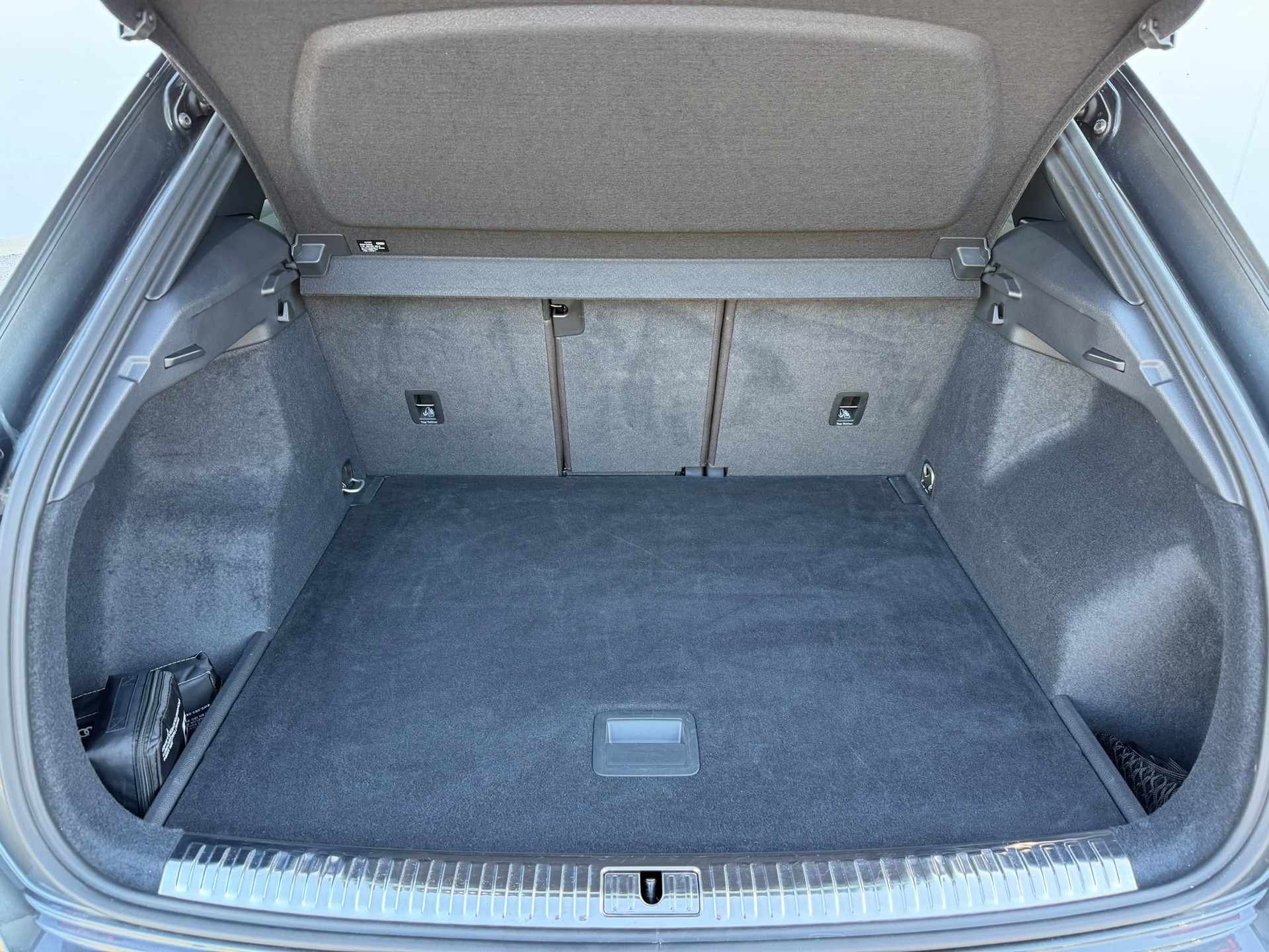 AUDI Q3 40 TFSI S line quattro S-tronic-image-13