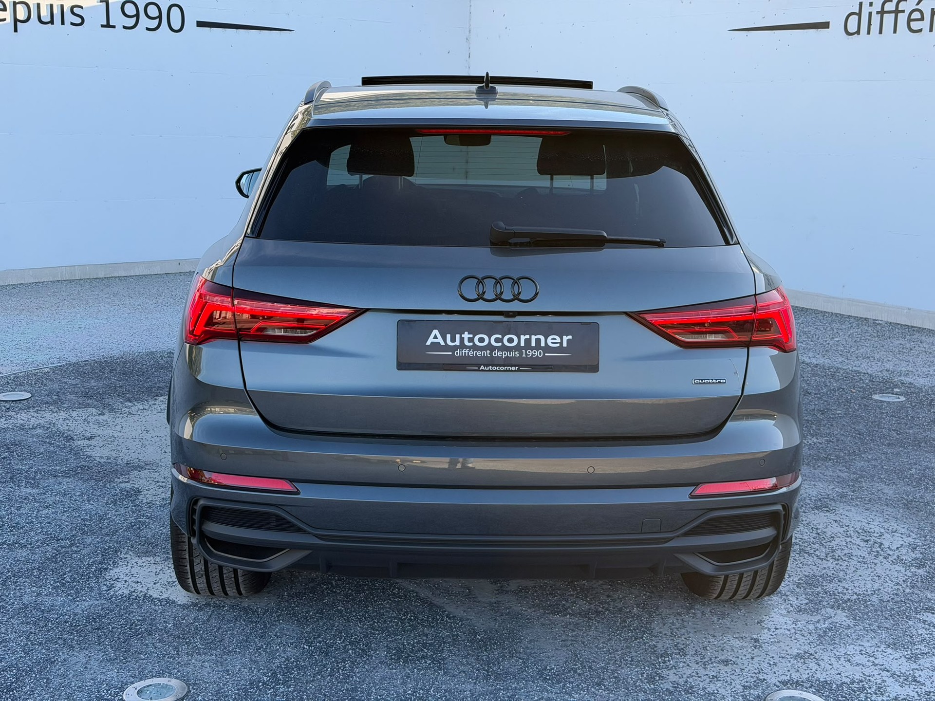 AUDI Q3 40 TFSI S line quattro S-tronic-image-5