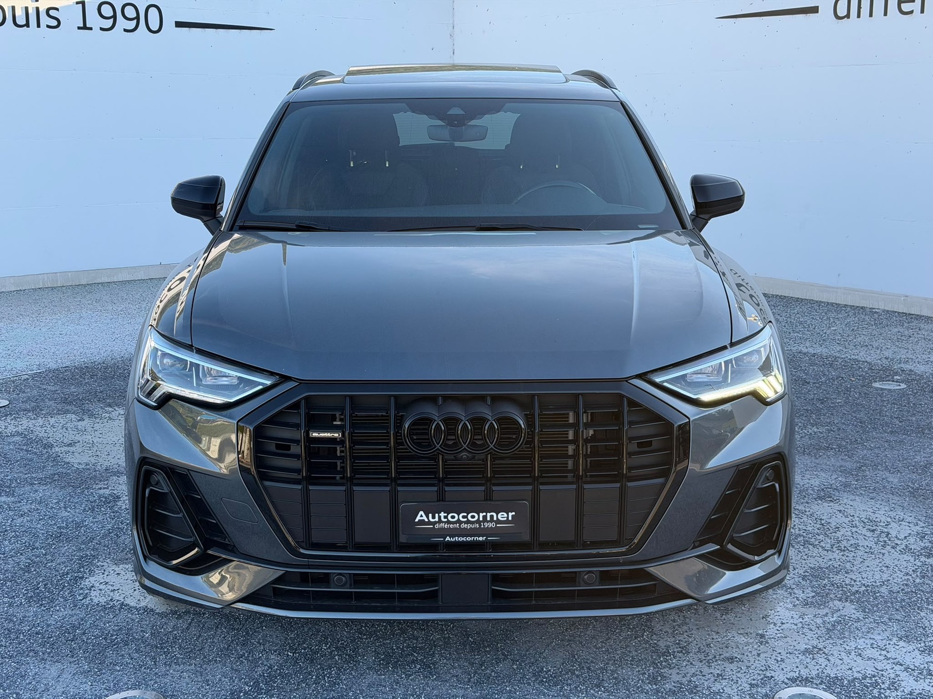 AUDI Q3 40 TFSI S line quattro S-tronic-image-2