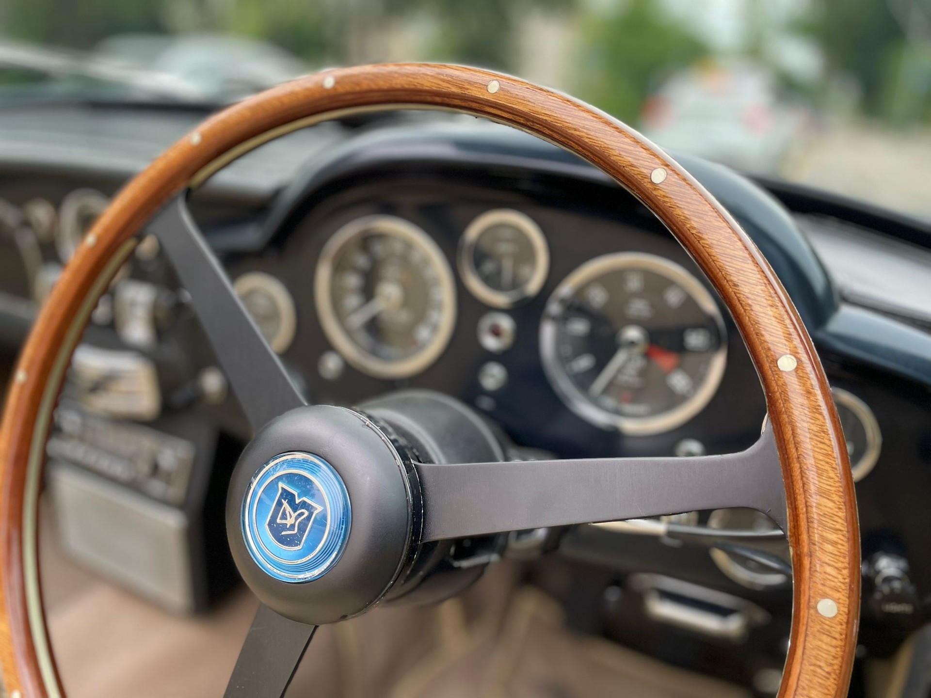 ASTON MARTIN DB5 Convertible-image-5