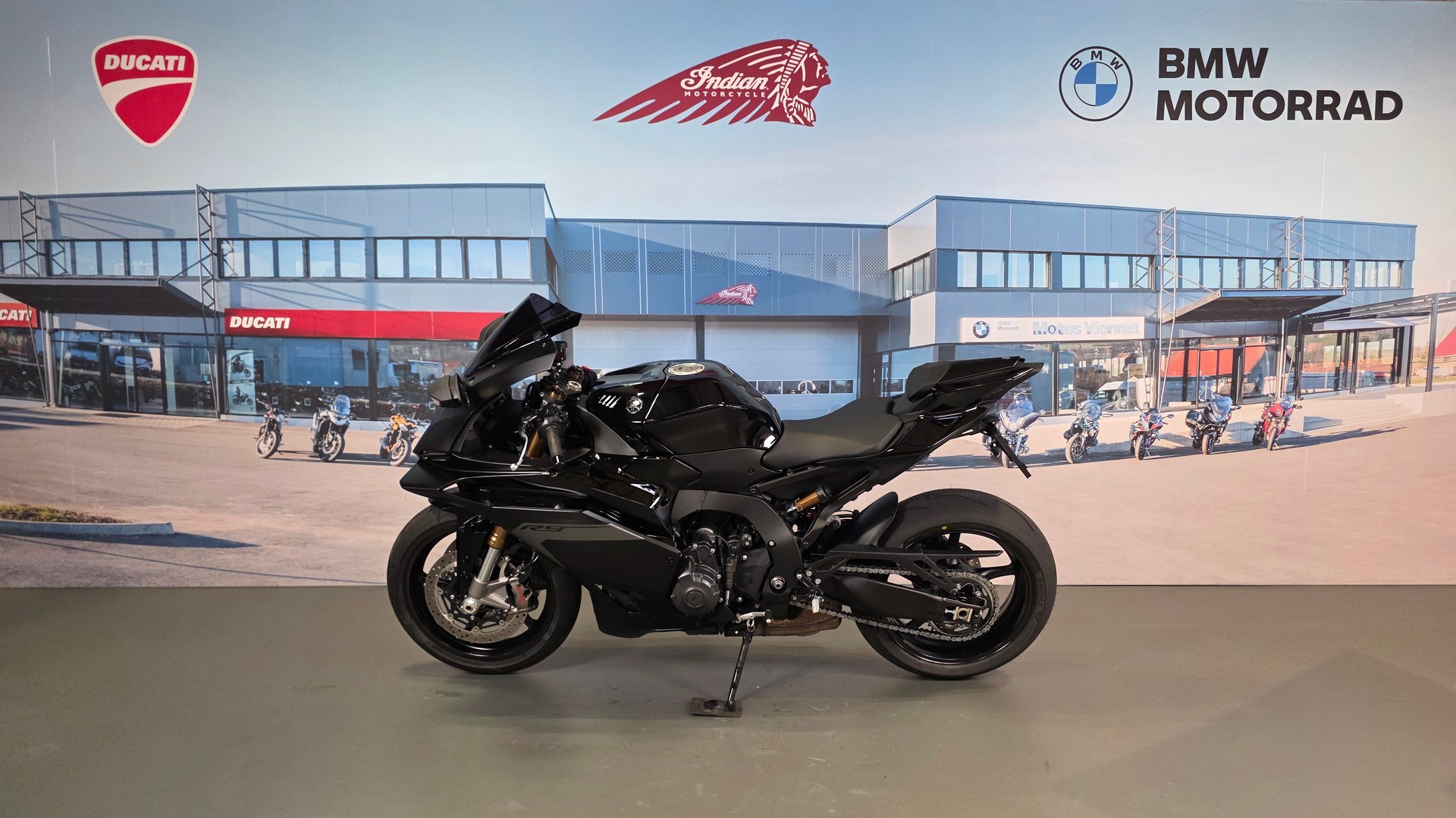 YAMAHA YZF-R9-showroom-element-3
