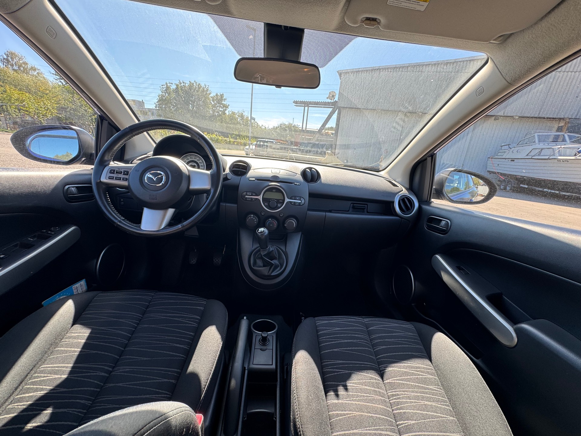 MAZDA 2 1.3i 16V Exclusive-image-12