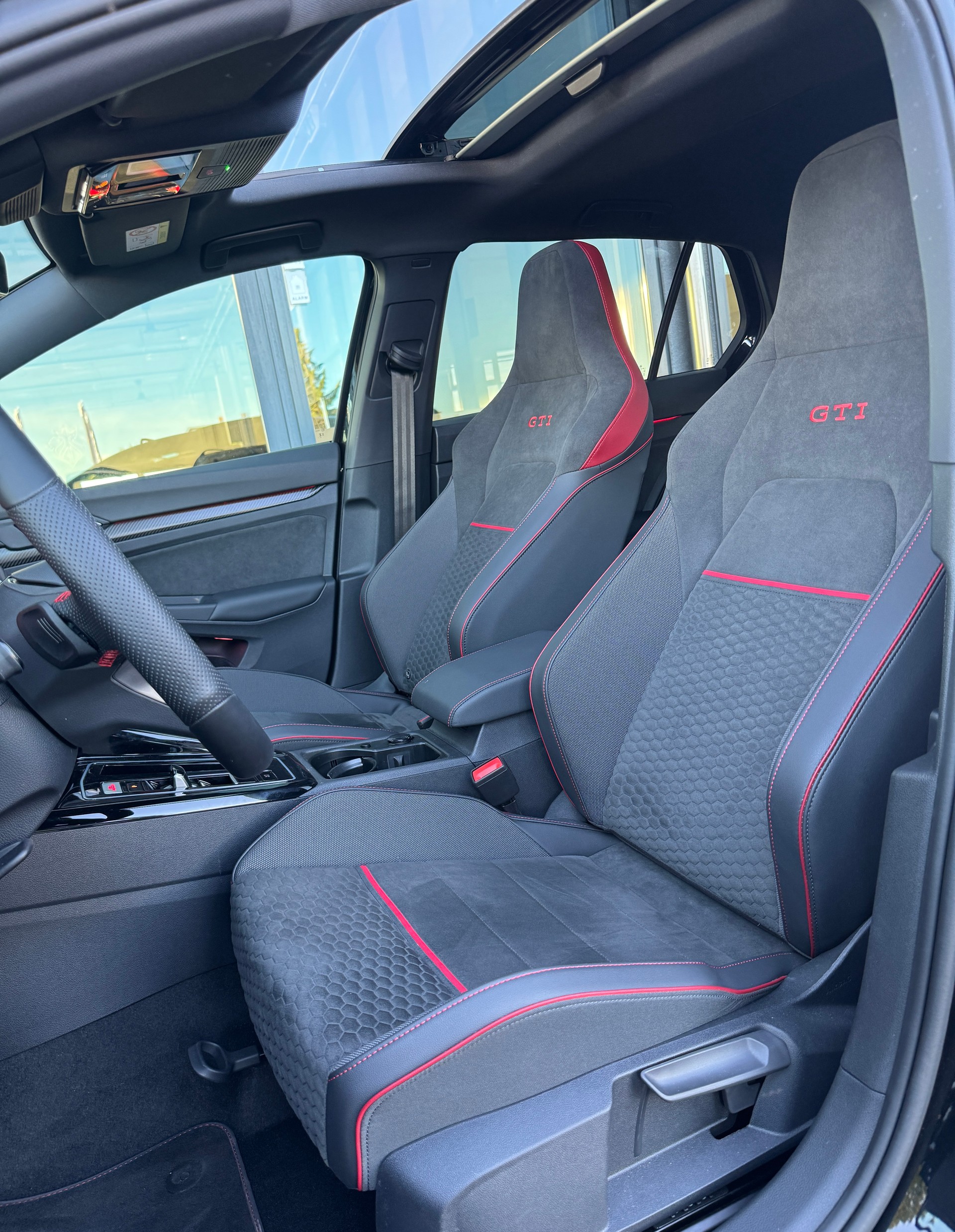 VW Golf 2.0 TSI GTI Clubsport DSG-image-10