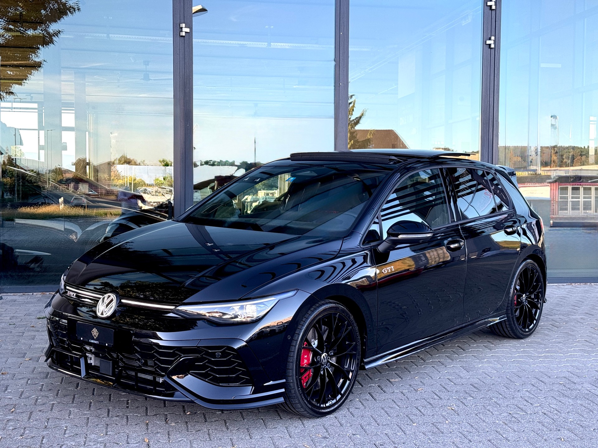VW Golf 2.0 TSI GTI Clubsport DSG-image-2
