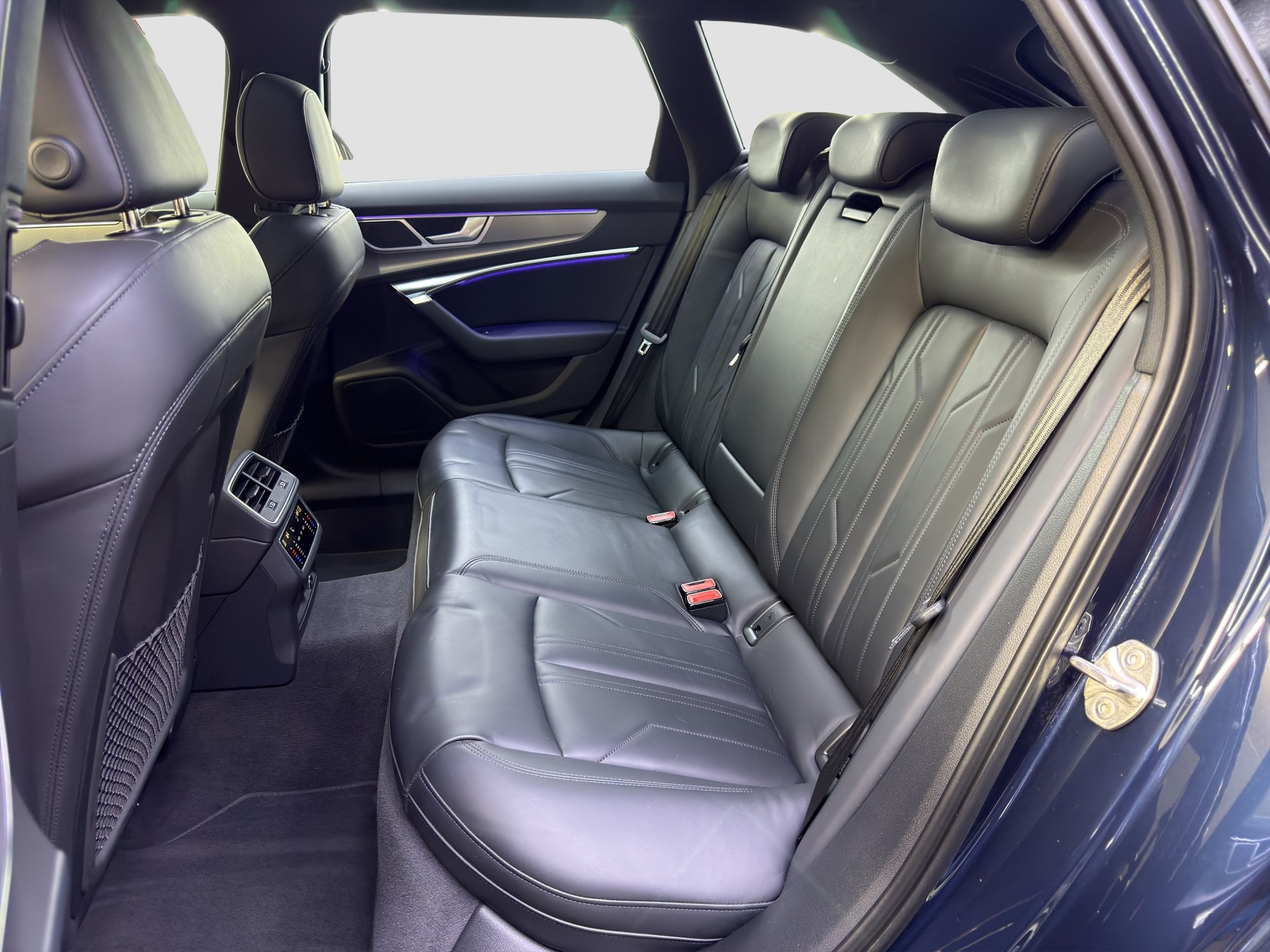 AUDI A6 Avant 45 TFSI Sport S-tronic quattro-image-12