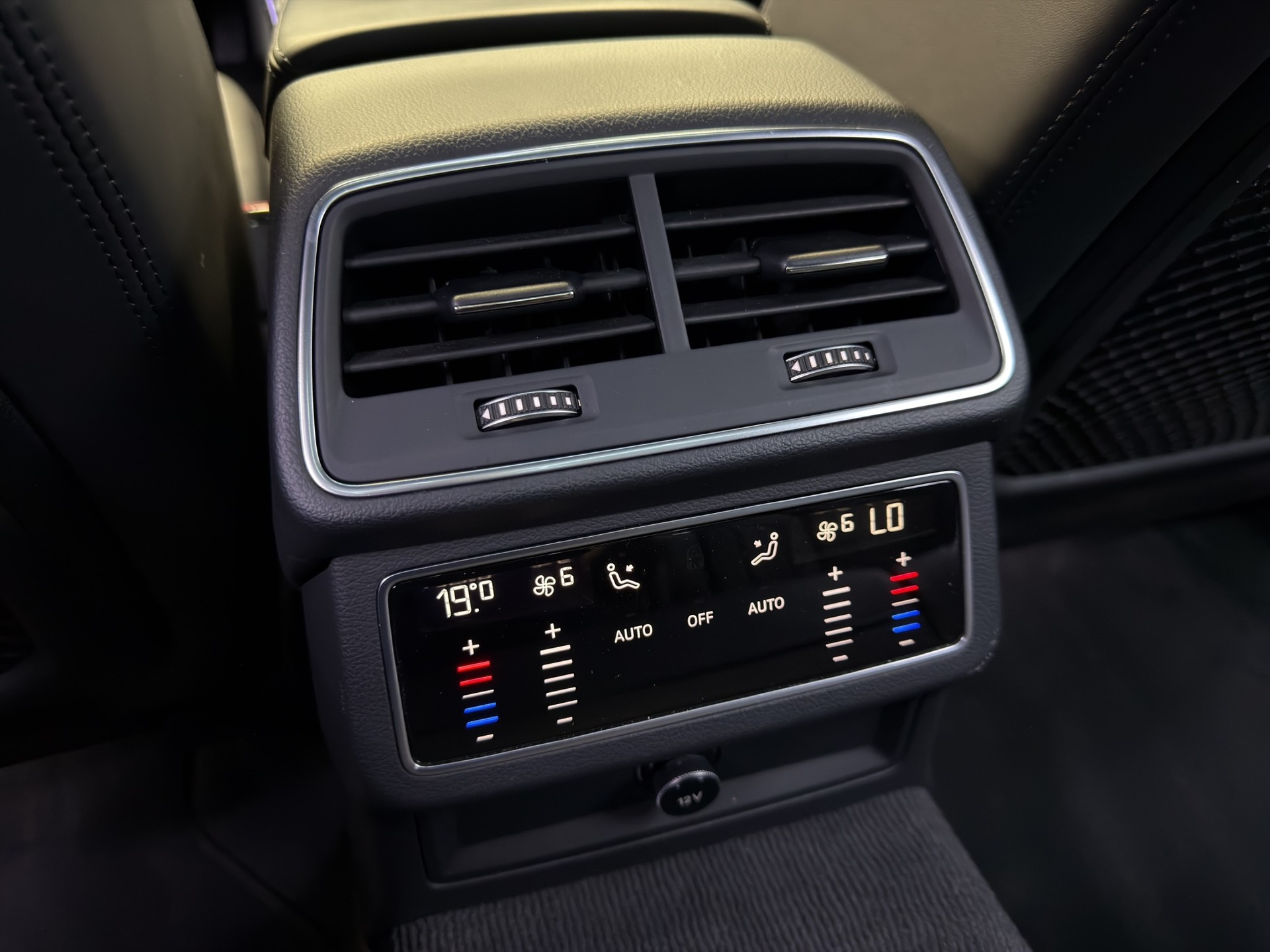 AUDI A6 Avant 45 TFSI Sport S-tronic quattro-image-28