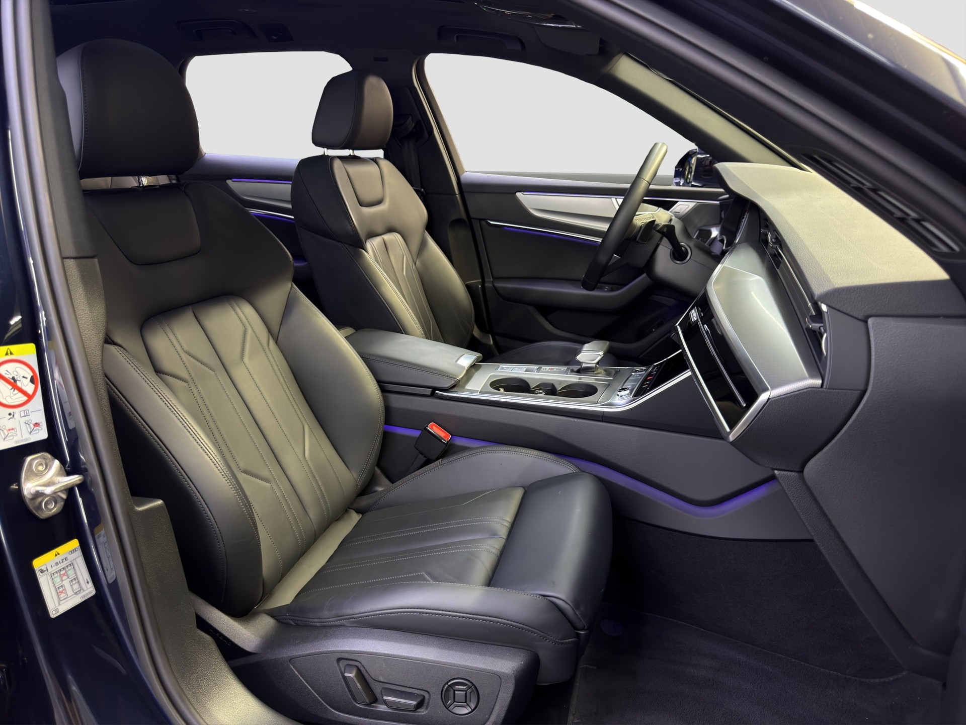 AUDI A6 Avant 45 TFSI Sport S-tronic quattro-image-13