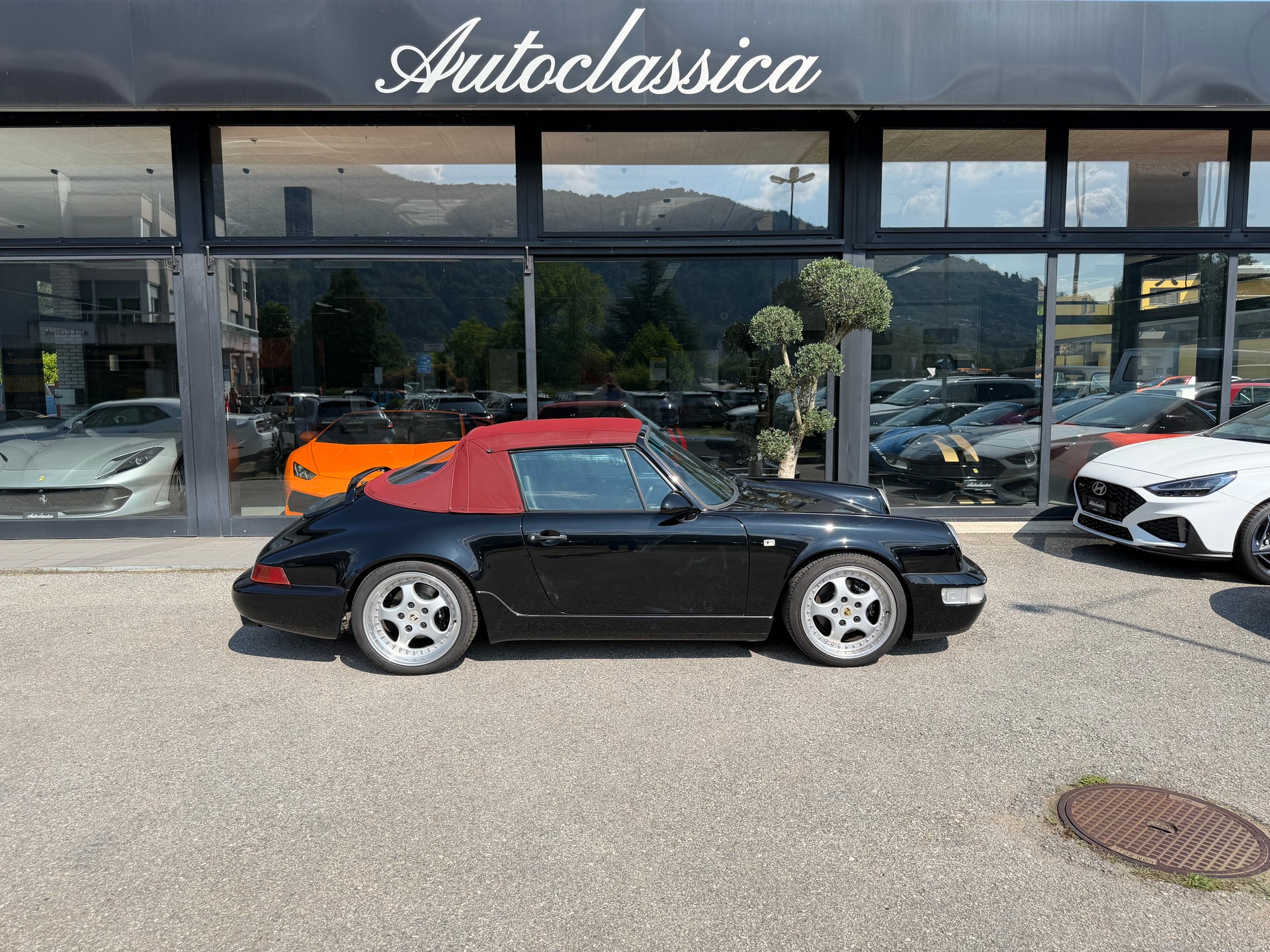PORSCHE 911 Carrera 4 Cabrio-image-4