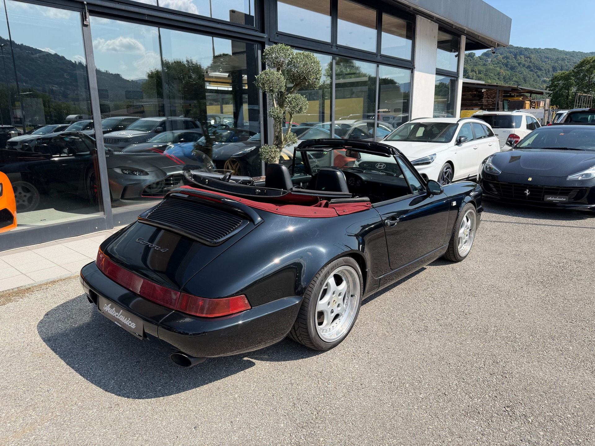 PORSCHE 911 Carrera 4 Cabrio-image-9