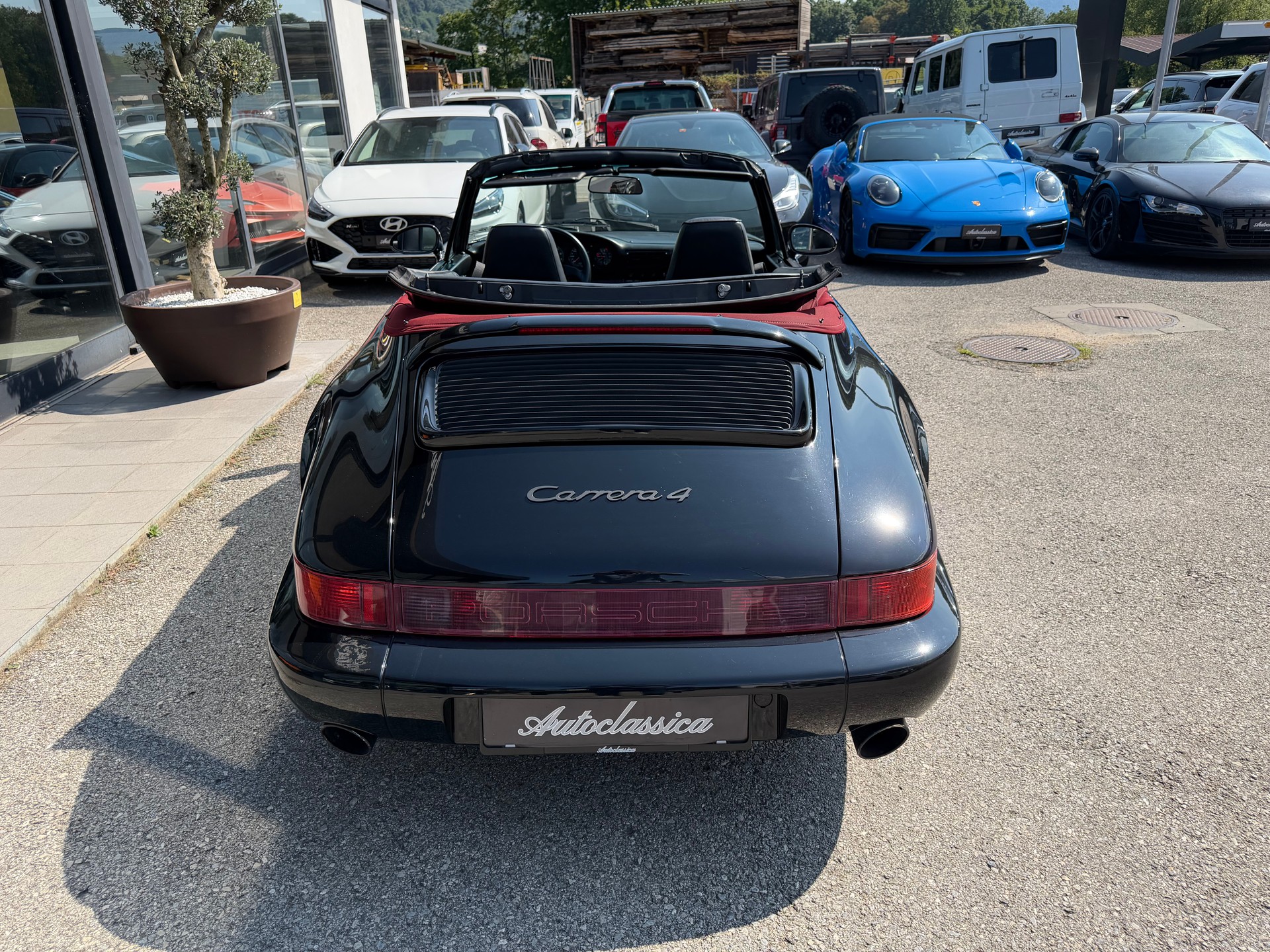 PORSCHE 911 Carrera 4 Cabrio-image-2