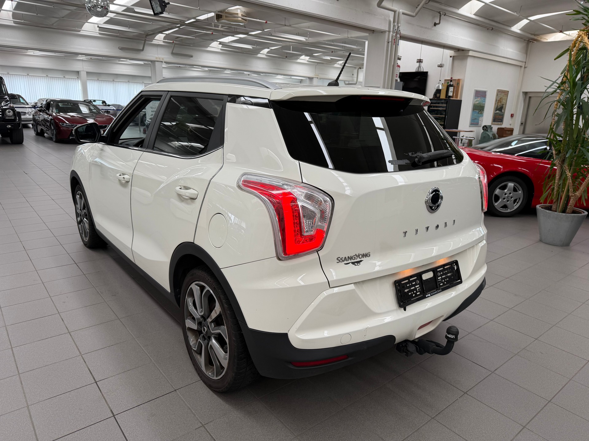 KGM-SsangYong Tivoli 1.6 e-XGi Quartz 2WD-image-2