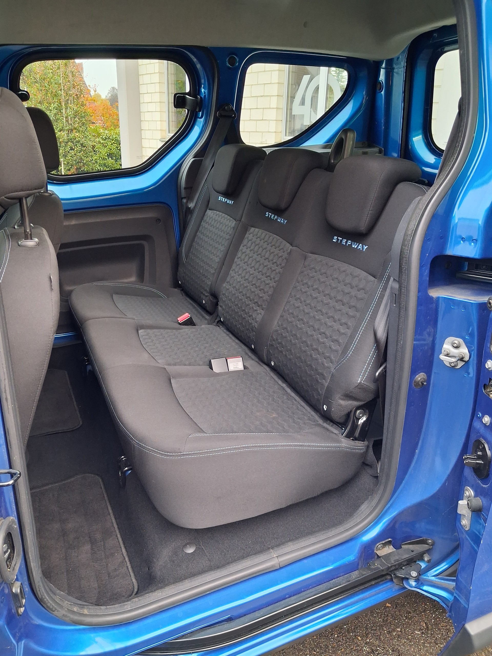 DACIA Dokker 1.2 TCe Stepway S/S-image-7