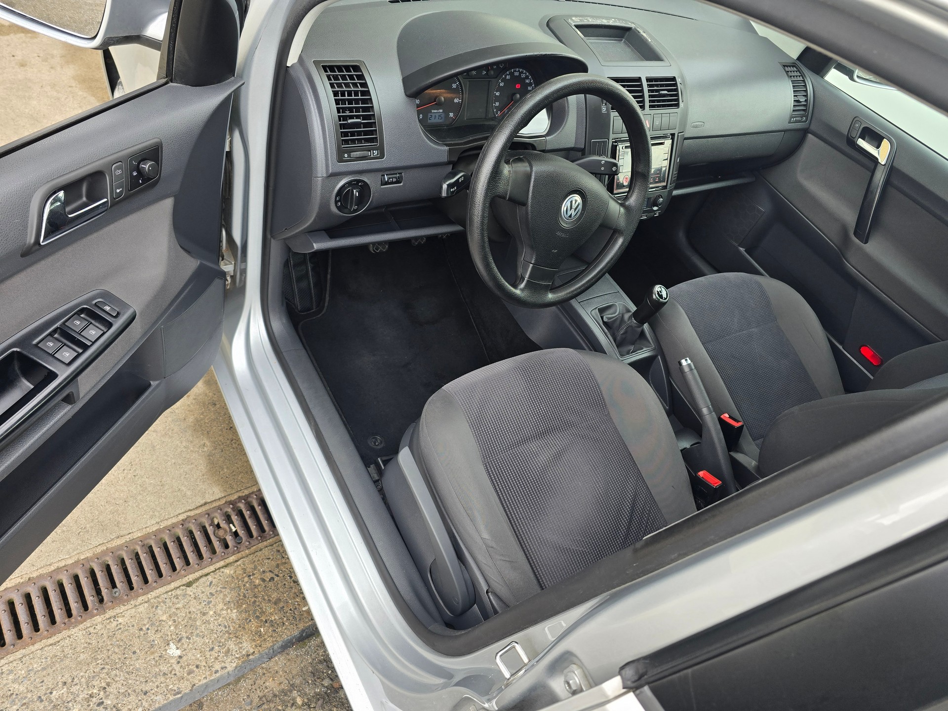 VW Polo 1.6 16V Trendline-image-7