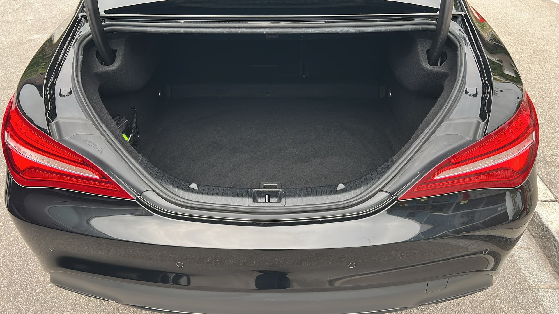 MERCEDES-BENZ CLA 200 Night Star 7G-DCT-image-15