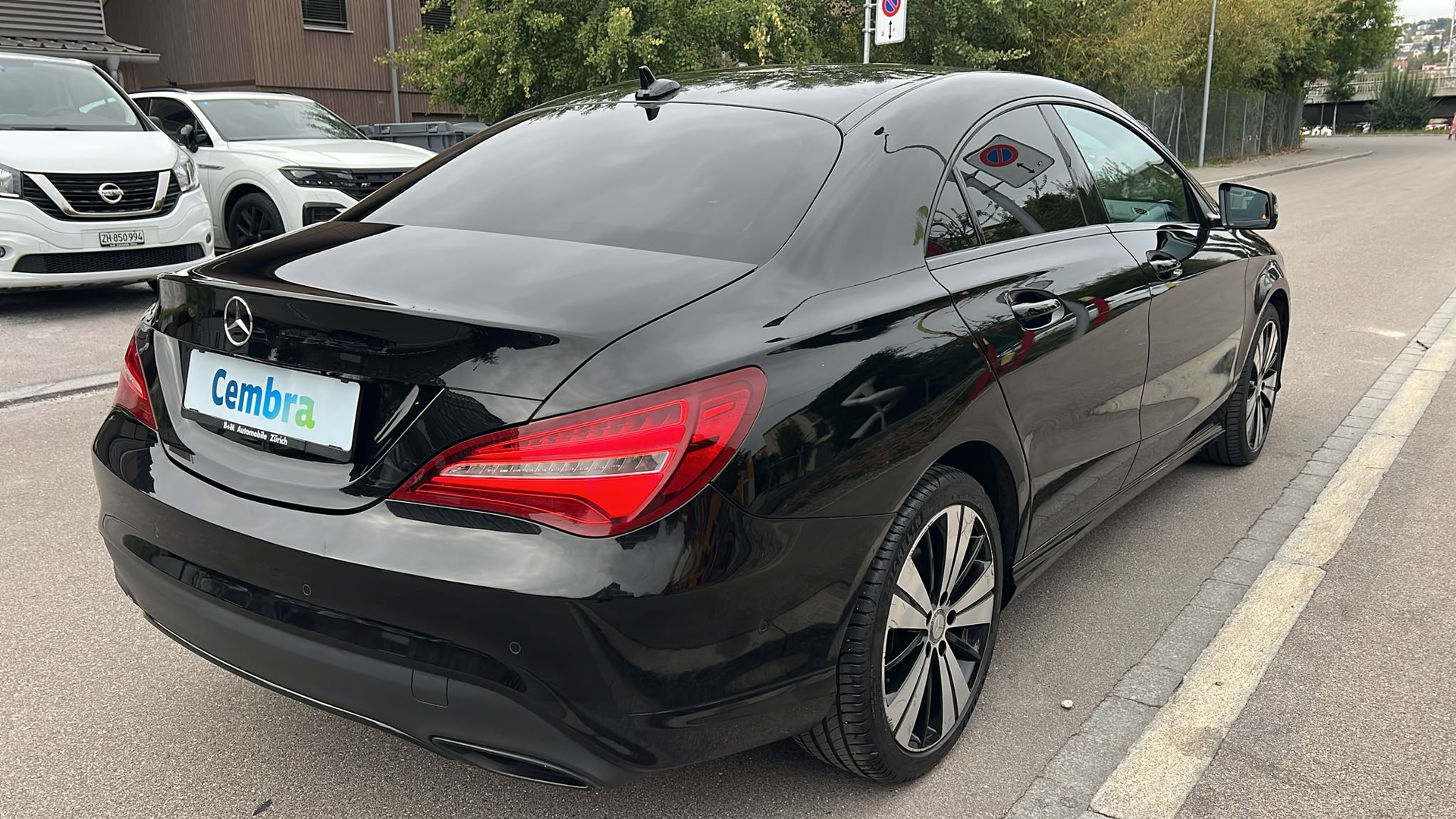 MERCEDES-BENZ CLA 200 Night Star 7G-DCT-image-5