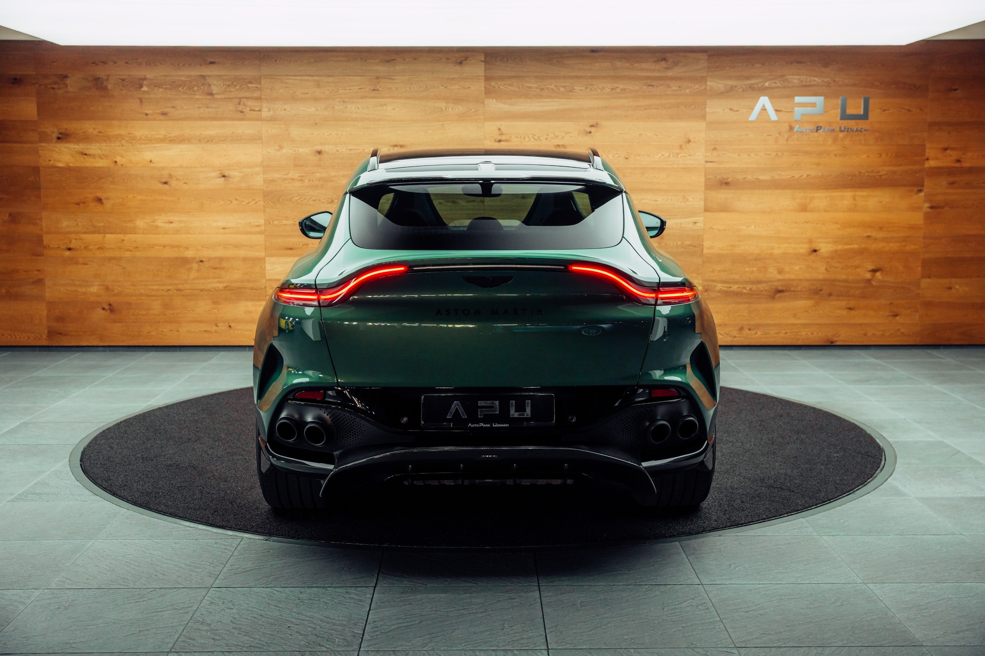 ASTON MARTIN DBX 707-image-16