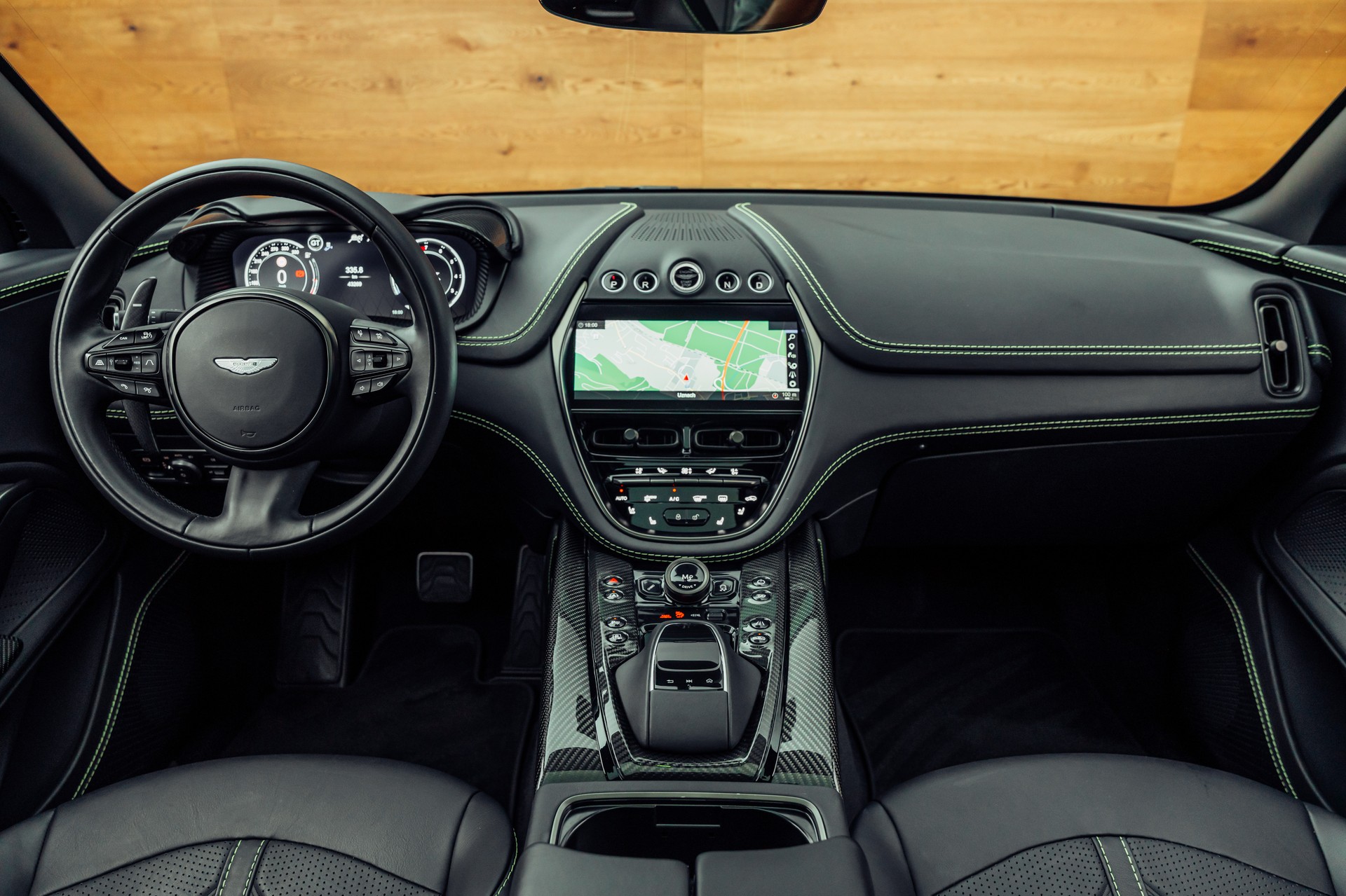 ASTON MARTIN DBX 707-image-4