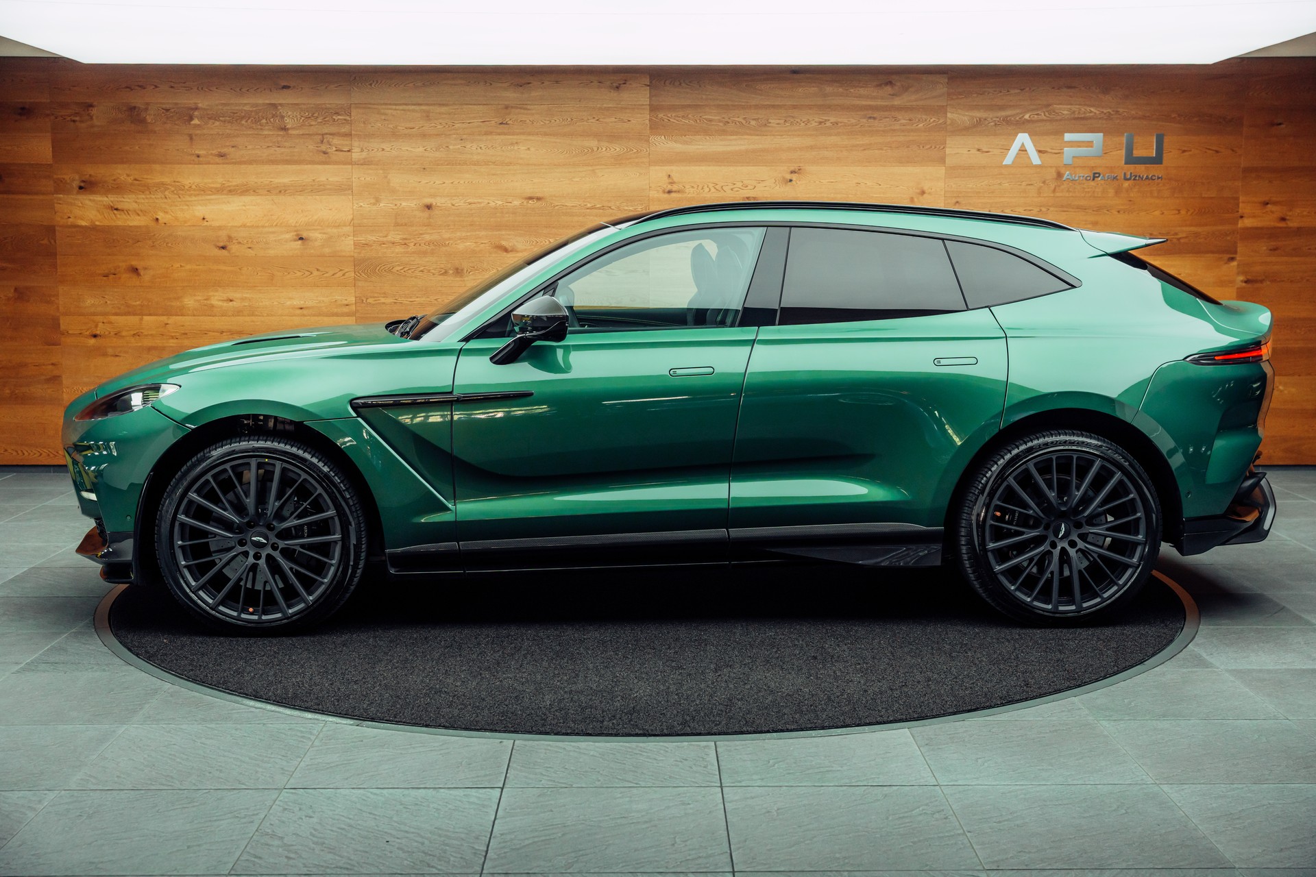 ASTON MARTIN DBX 707-image-9