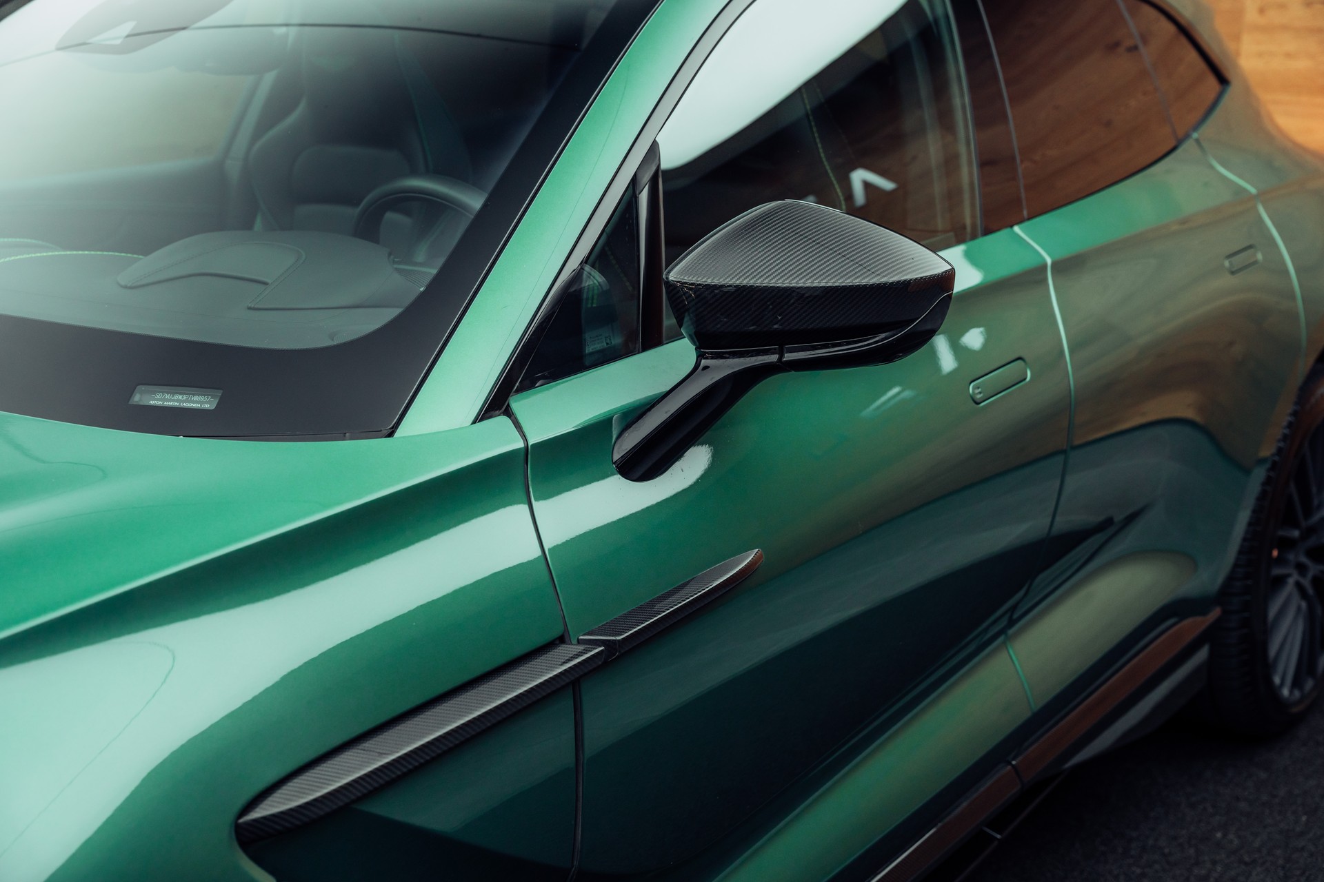 ASTON MARTIN DBX 707-image-19