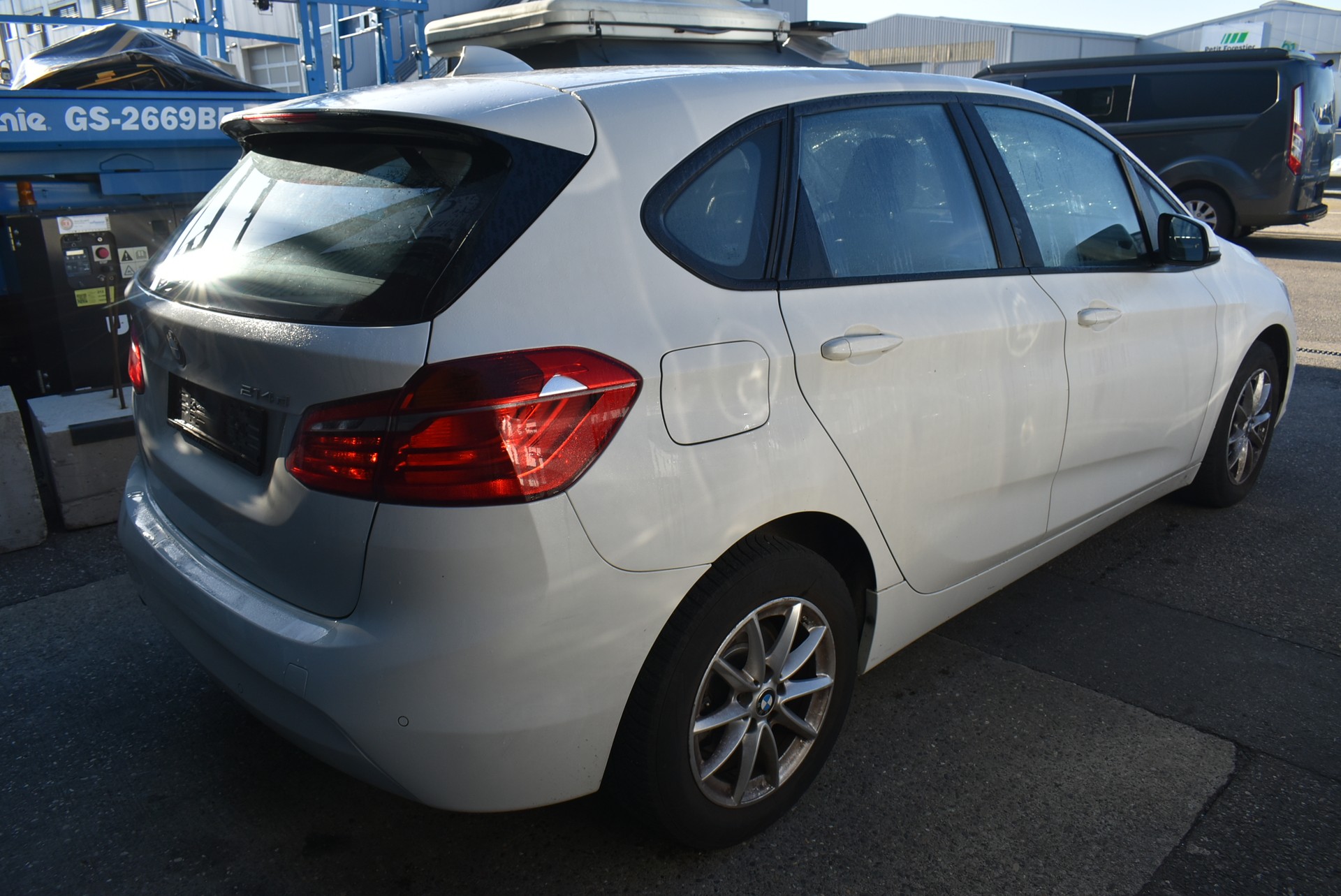 BMW 214d Active Tourer-image-8