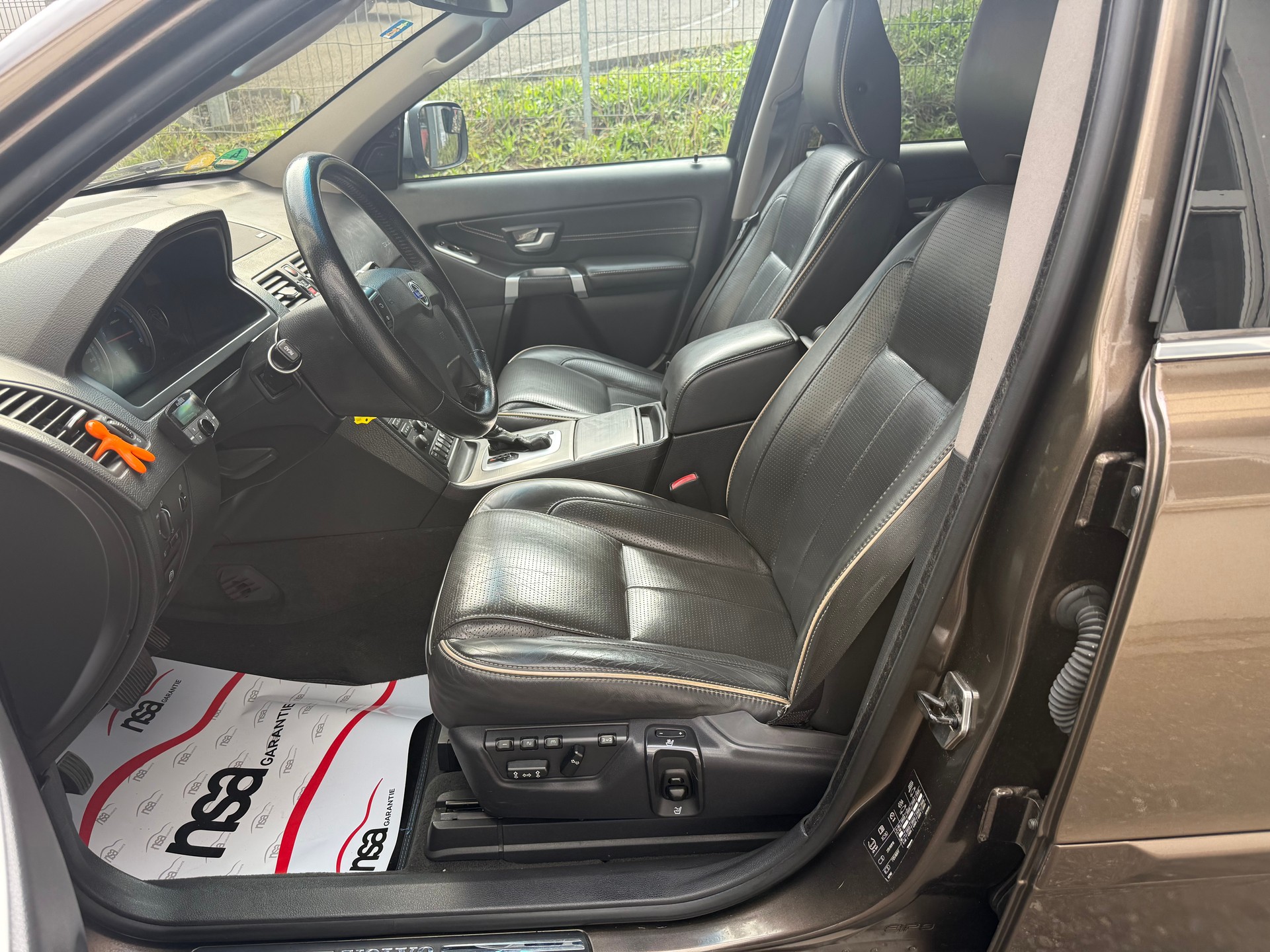 VOLVO XC90 D5 AWD Executive Geartronic-image-6
