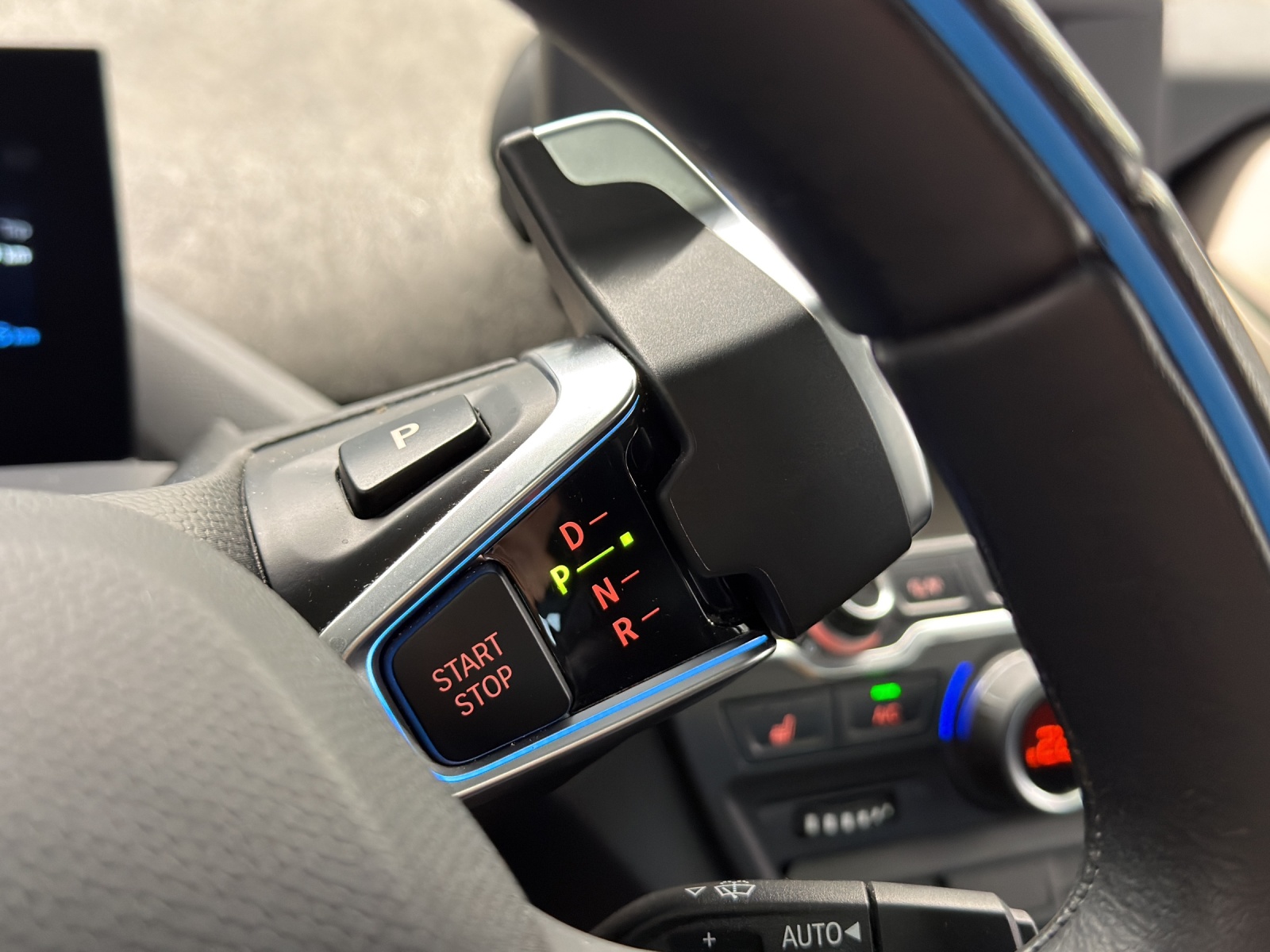 BMW i3 S E-Motor 120 Ah GLASDACH, ELEKTRISCH-image-16