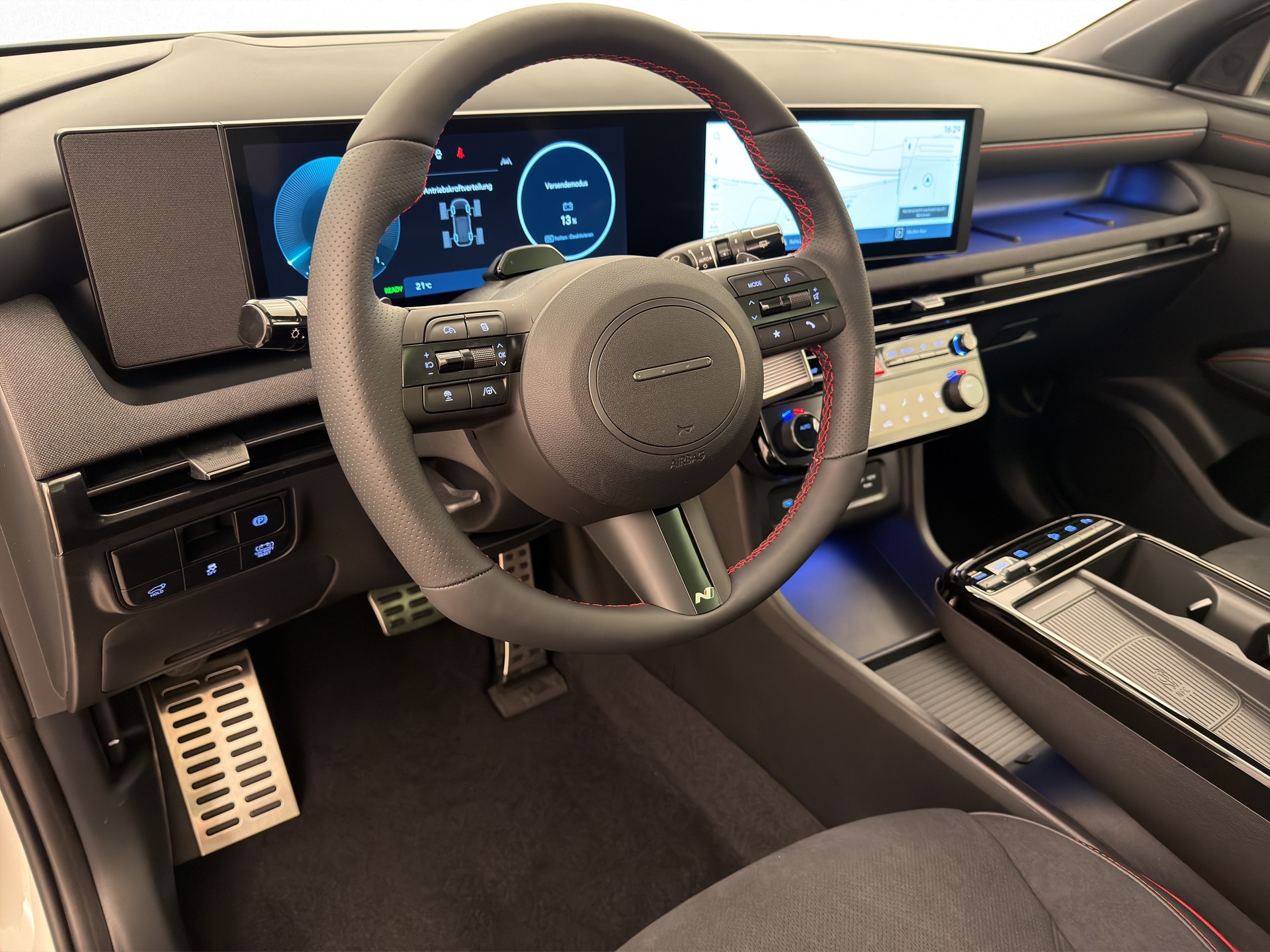 HYUNDAI Tucson 1.6 T-GDi HEV N-Line 4WD-image-13