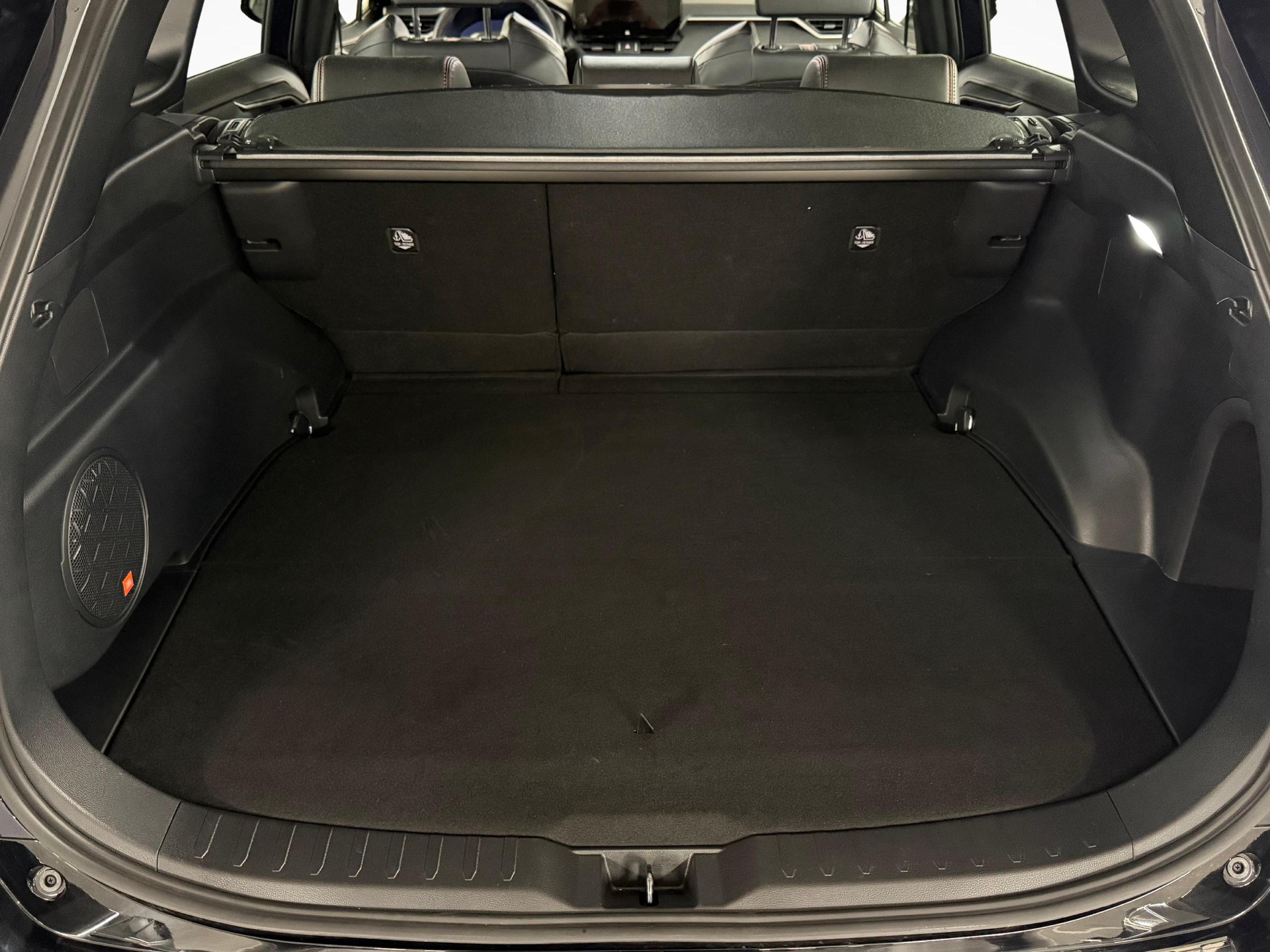 TOYOTA RAV4 2.5 Plug-In-Hybrid Platinum-image-14