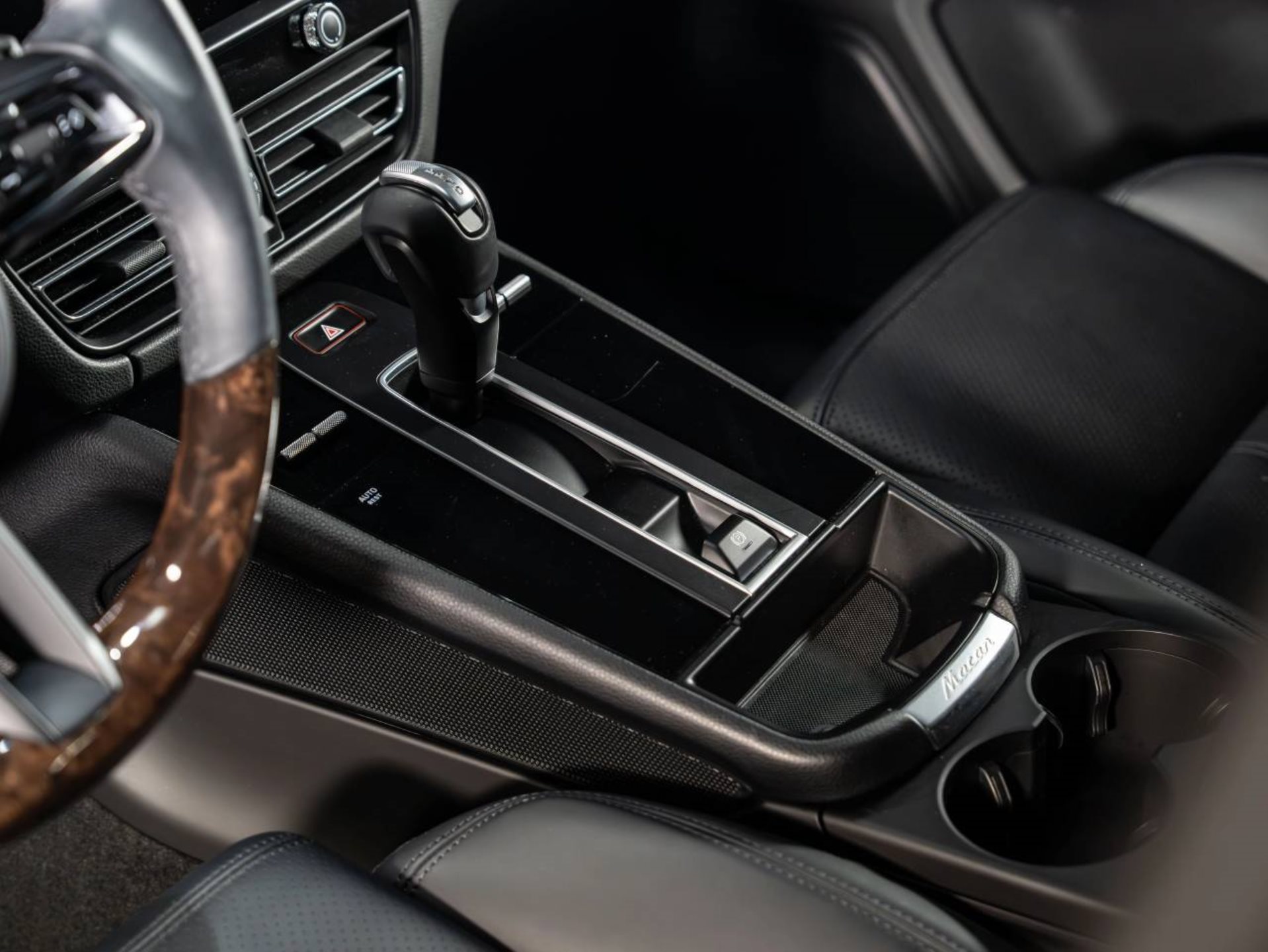 PORSCHE Macan S-image-10